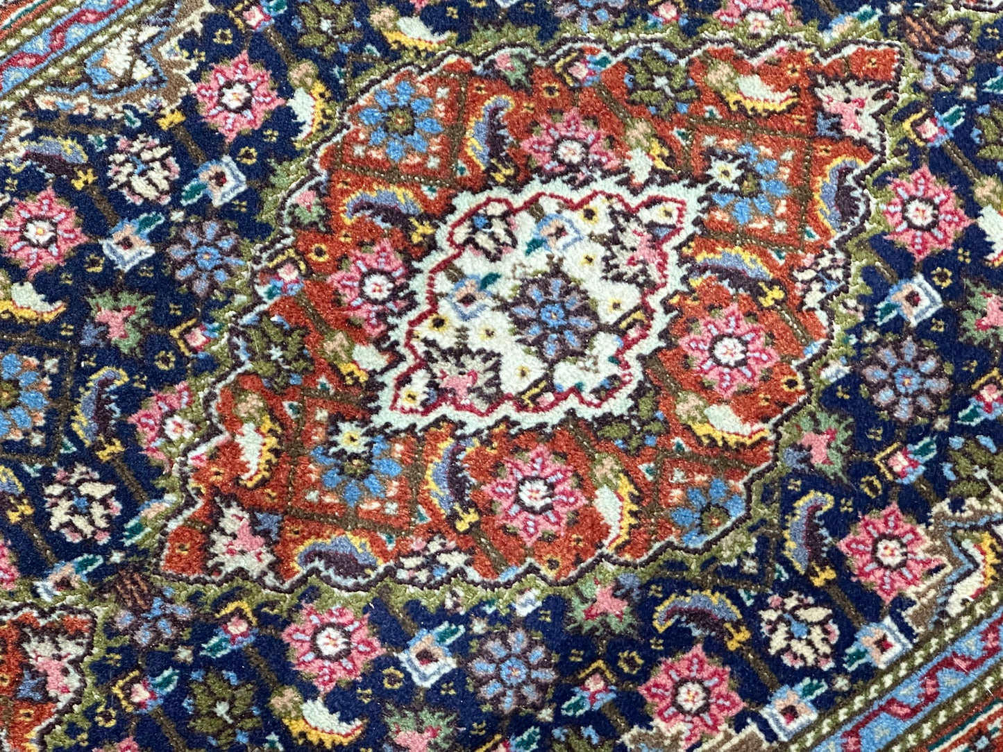 Orientteppich handgeknüpft Täbriz 50 Raj Mahi Wolle 92x64 cm