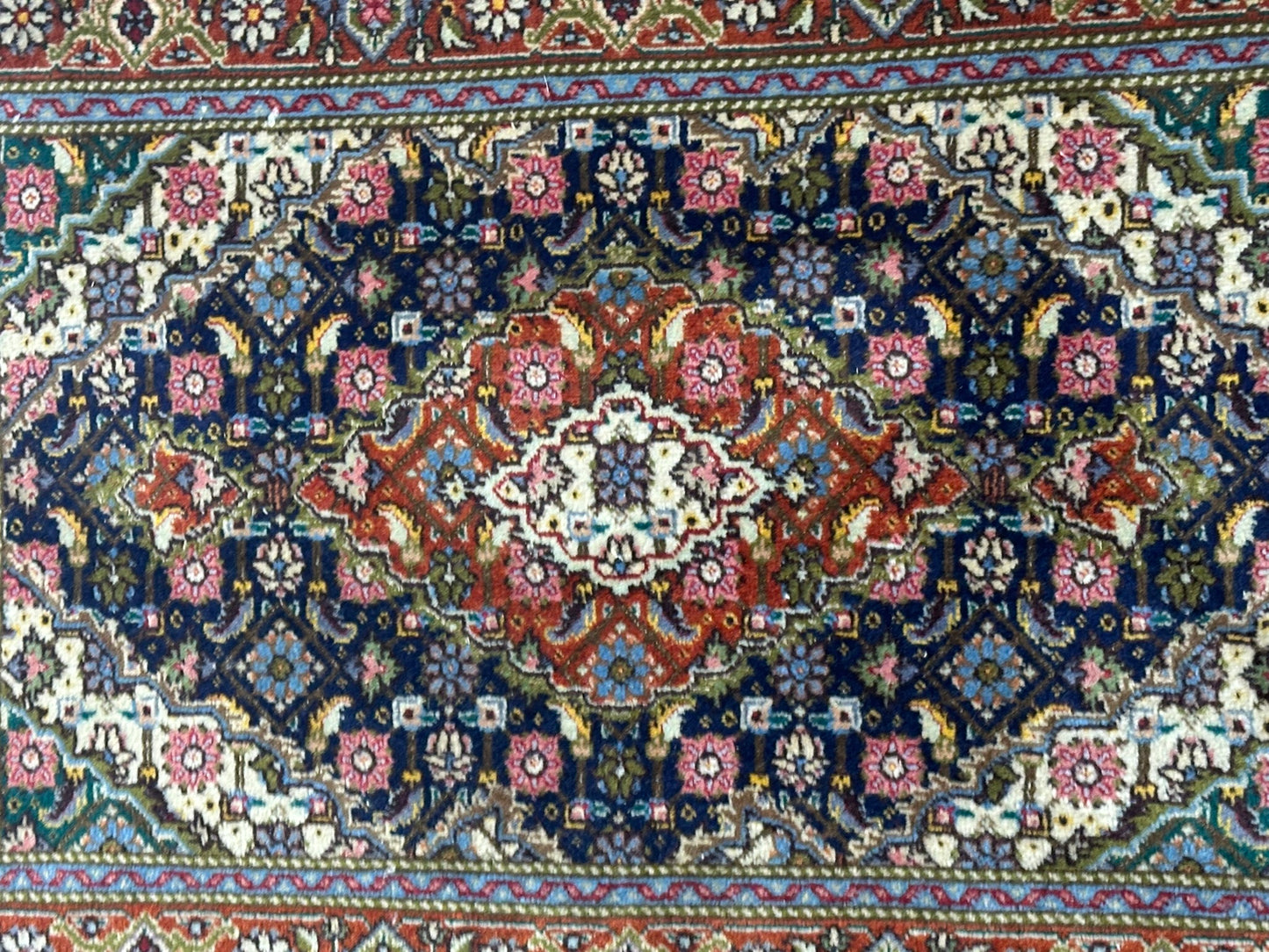 Orientteppich handgeknüpft Täbriz 50 Raj Mahi Wolle 92x64 cm