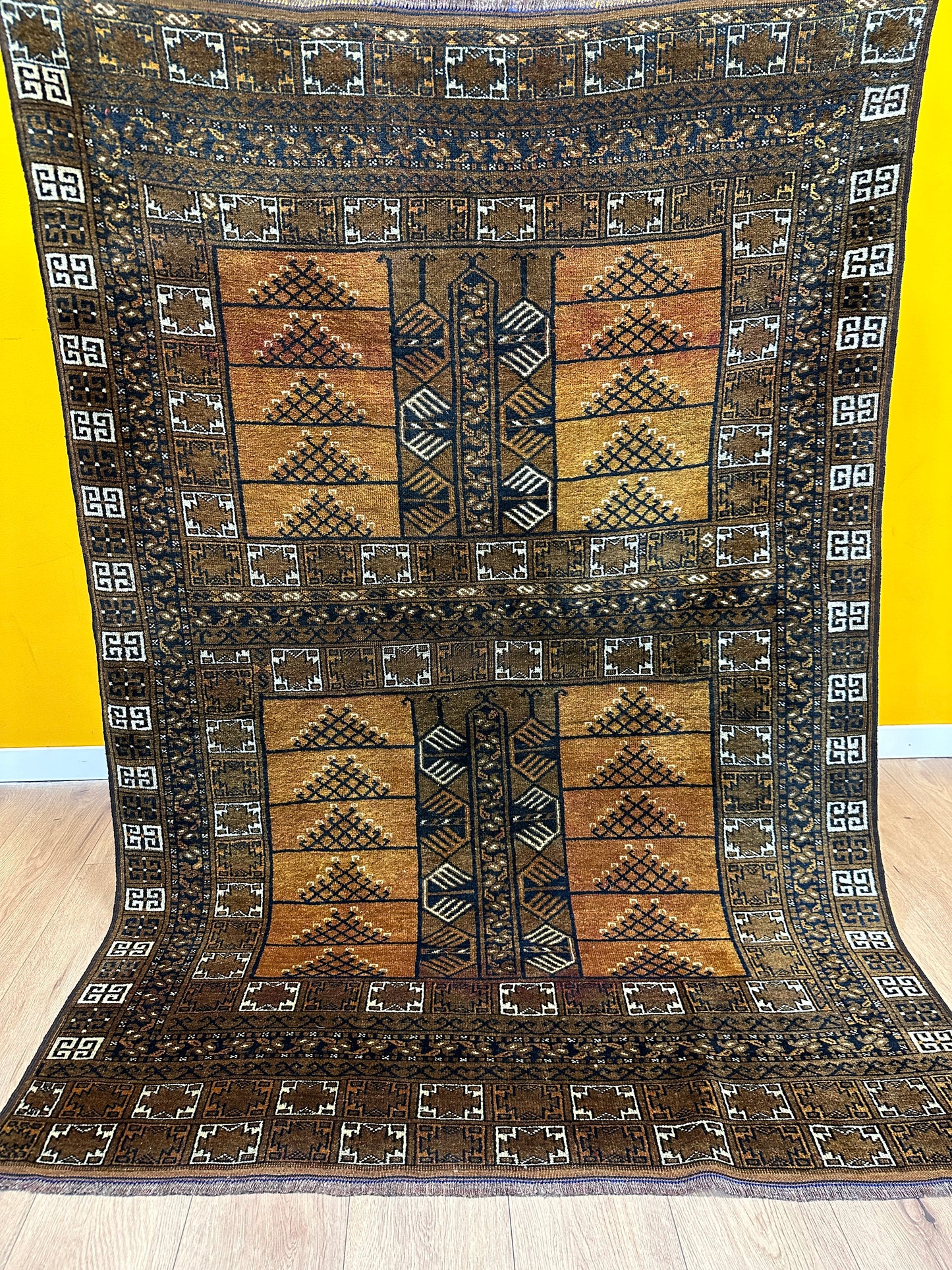 Handgeknüpfter Orientteppich Afghan Esari  200x136cm