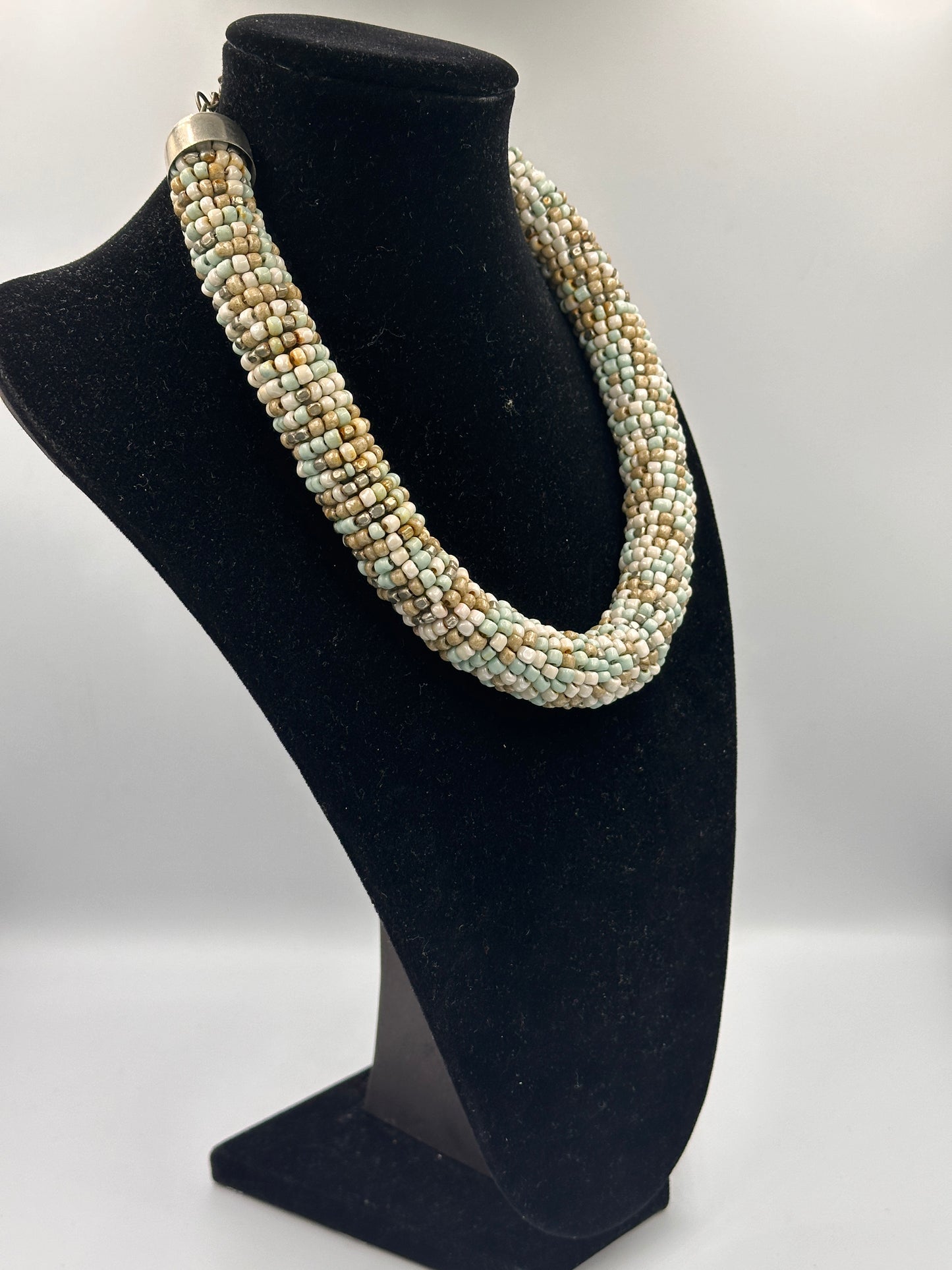 Antike Multistein-/Farben-Perlenkette aus 1981