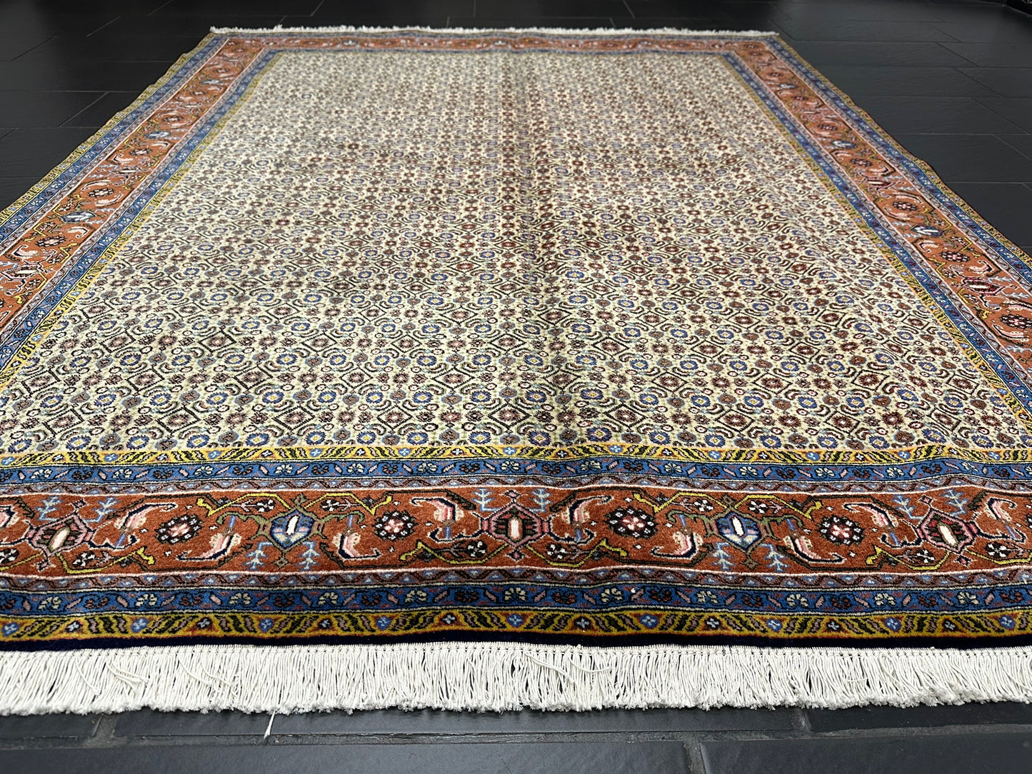 Handgeknüpfter Perser Teppich Täbriz 240x195cm – Mahi Muster