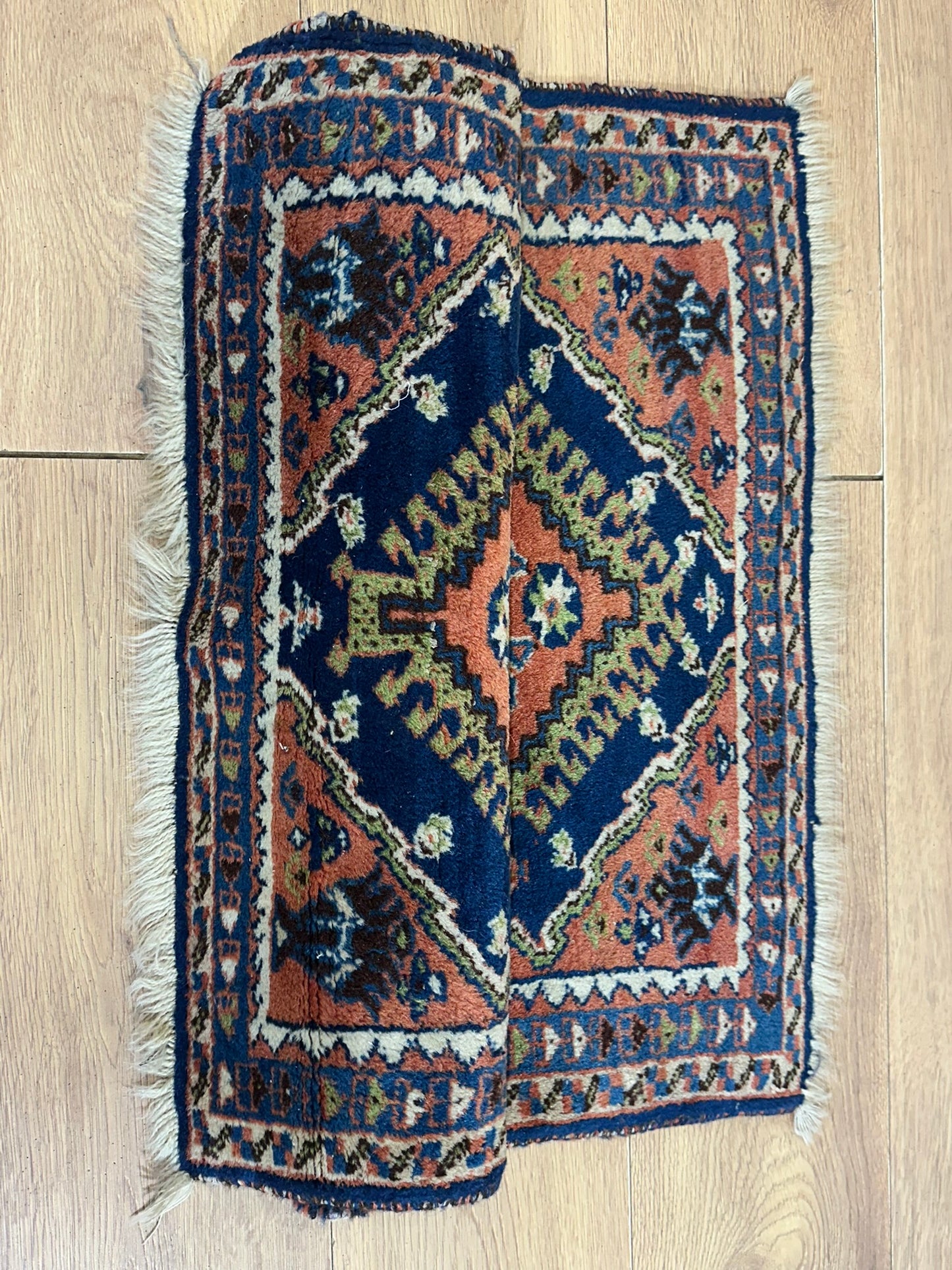 Antik Orientteppich handgeknüpft Schiraz 74x66 cm