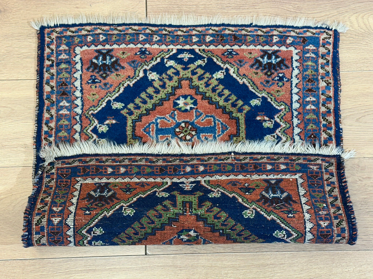Antik Orientteppich handgeknüpft Schiraz 74x66 cm
