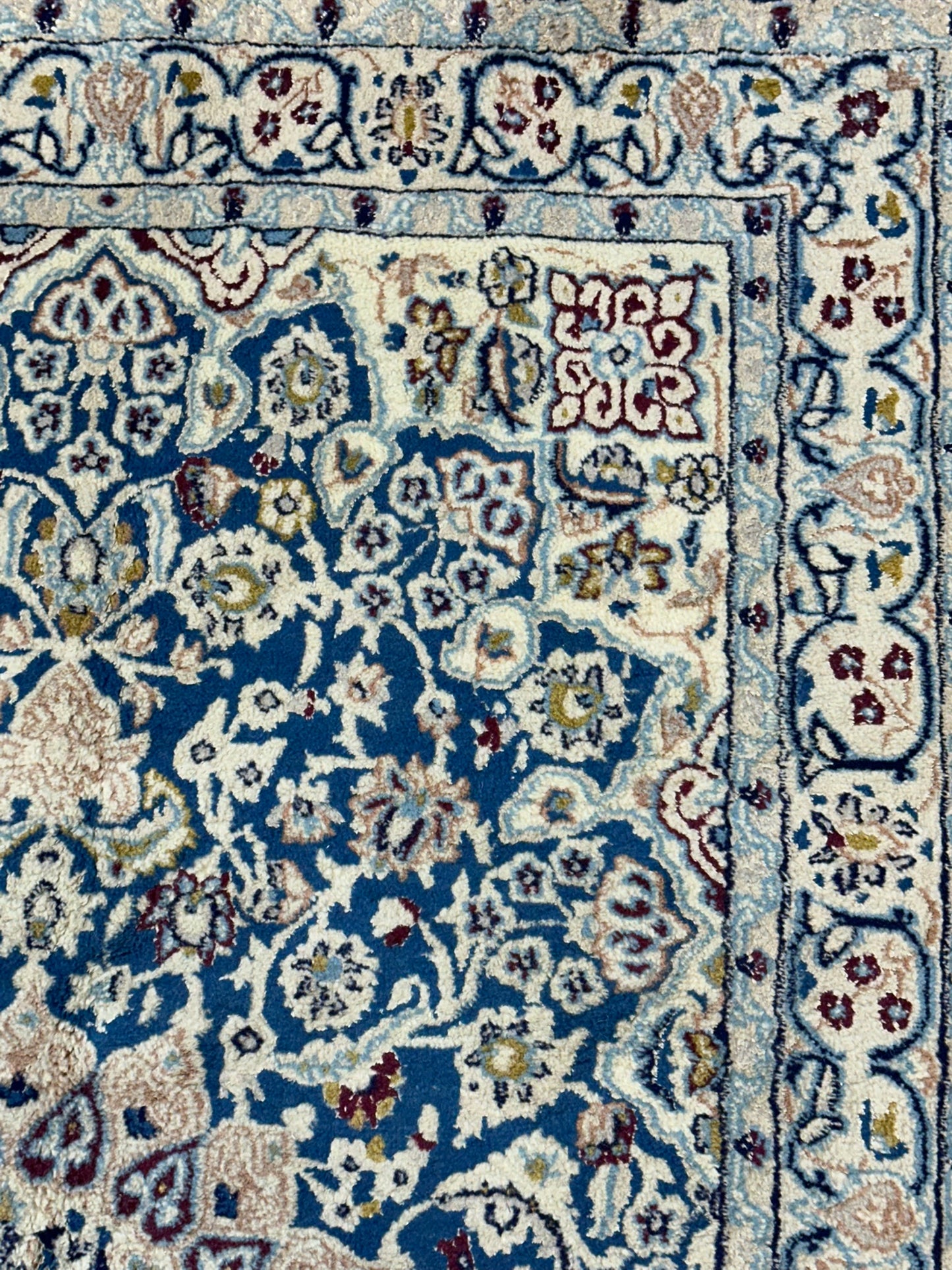 Orientteppich handgeknüpft Nain mit Seide 190x120 cm