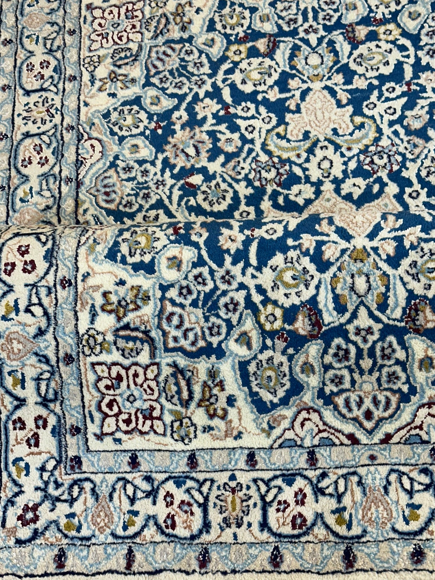 Orientteppich handgeknüpft Nain mit Seide 190x120 cm