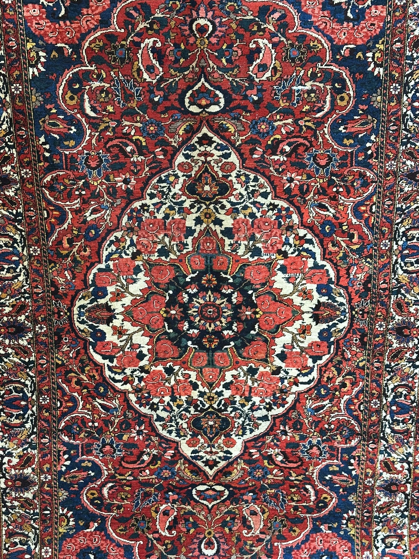 Antik Orientteppich handgeknüpft Bachtiar Naturfarben 220x138 cm