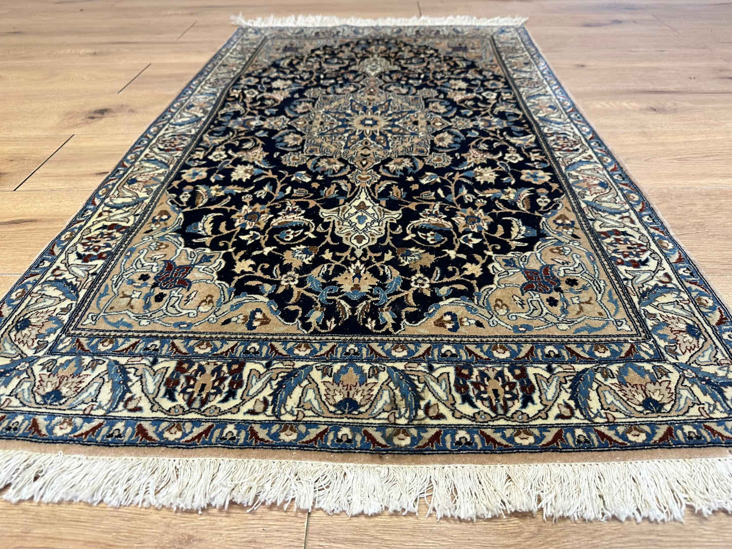 Handgeknüpfter Perser Teppich Nain 130x78 cm – Korkwolle mit Seide