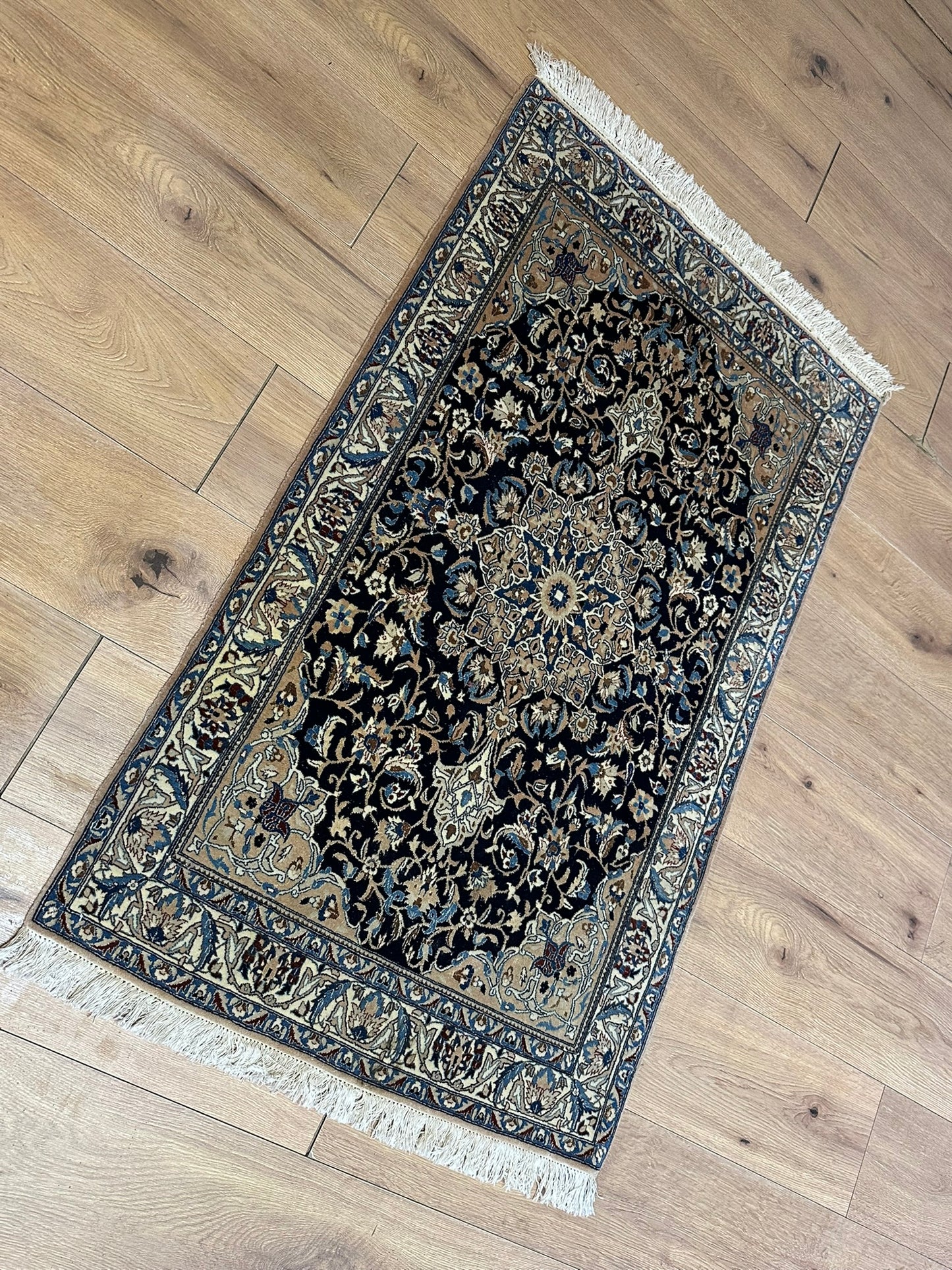 Handgeknüpfter Perser Teppich Nain 130x78 cm – Korkwolle mit Seide