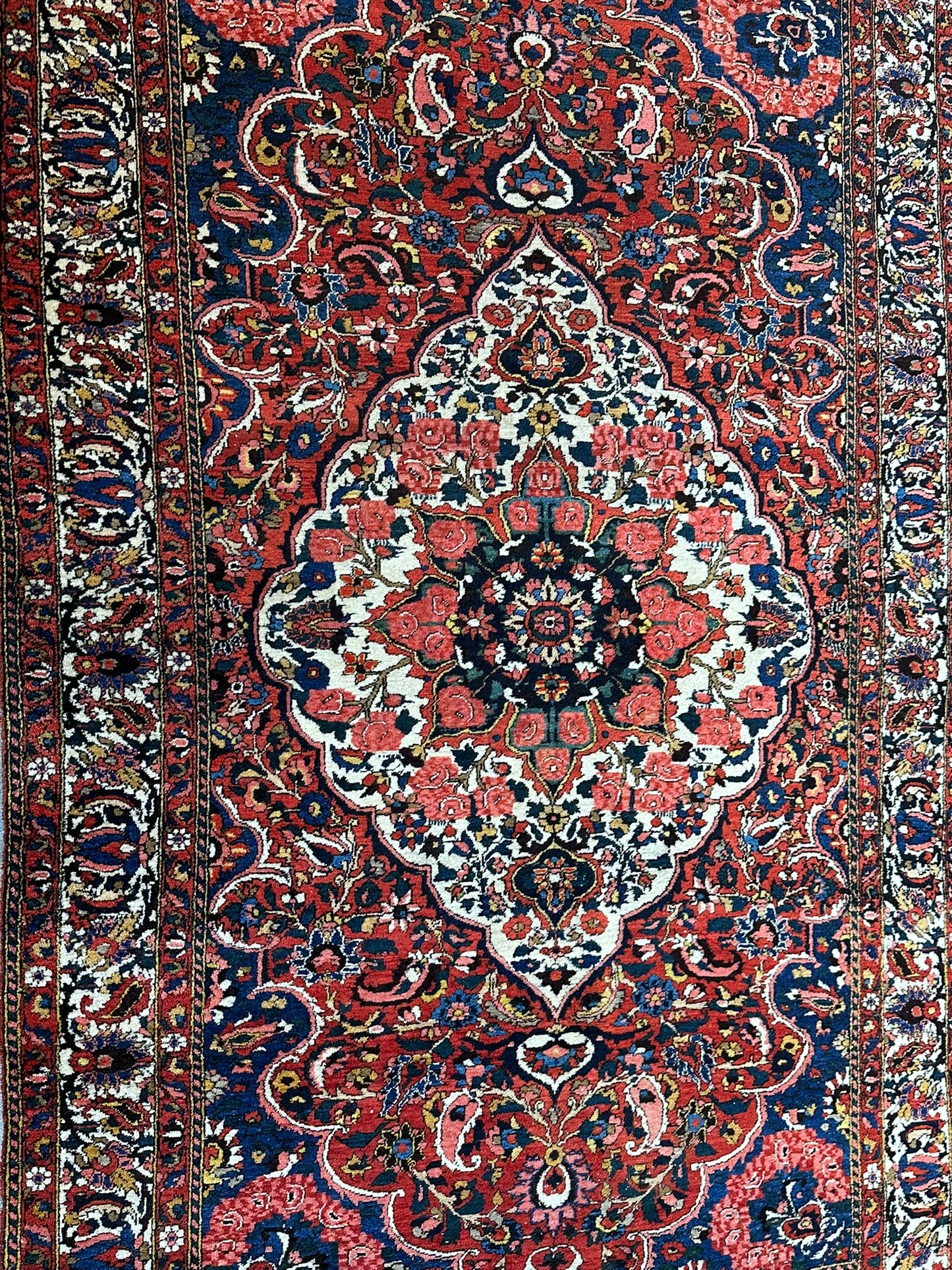 Antik Orientteppich handgeknüpft Bachtiar Naturfarben 220x138 cm