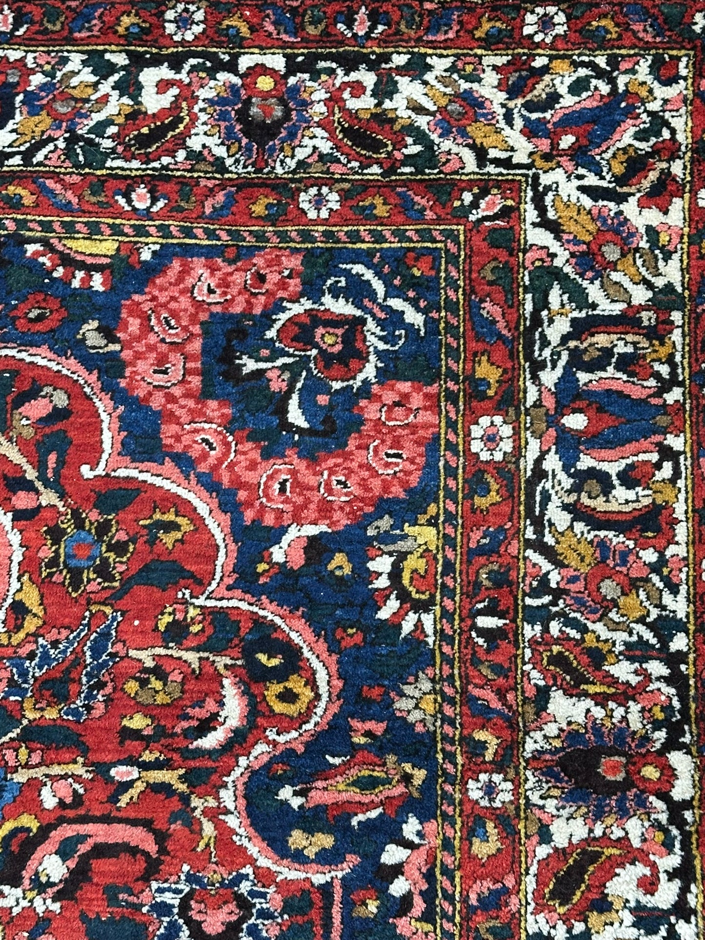Antik Orientteppich handgeknüpft Bachtiar Naturfarben 220x138 cm