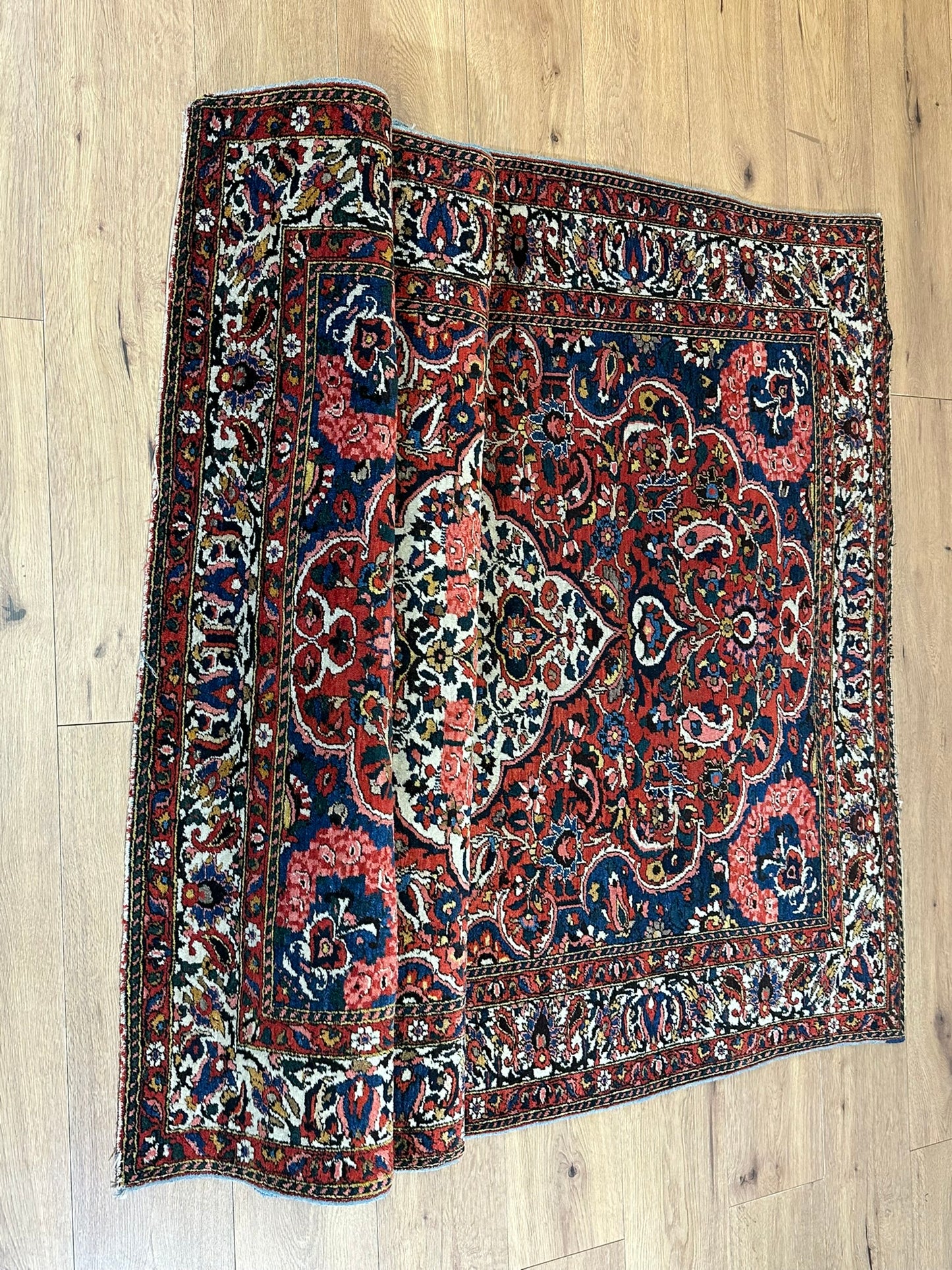 Antik Orientteppich handgeknüpft Bachtiar Naturfarben 220x138 cm