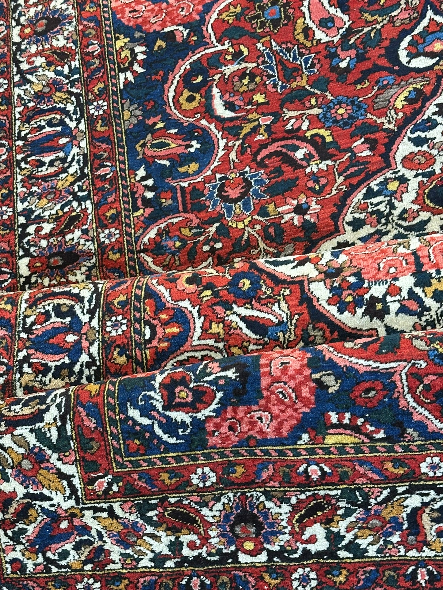 Antik Orientteppich handgeknüpft Bachtiar Naturfarben 220x138 cm