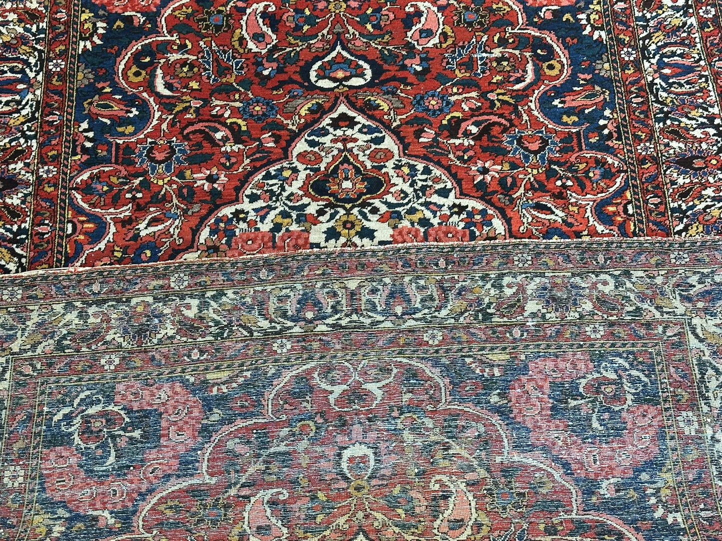 Antik Orientteppich handgeknüpft Bachtiar Naturfarben 220x138 cm