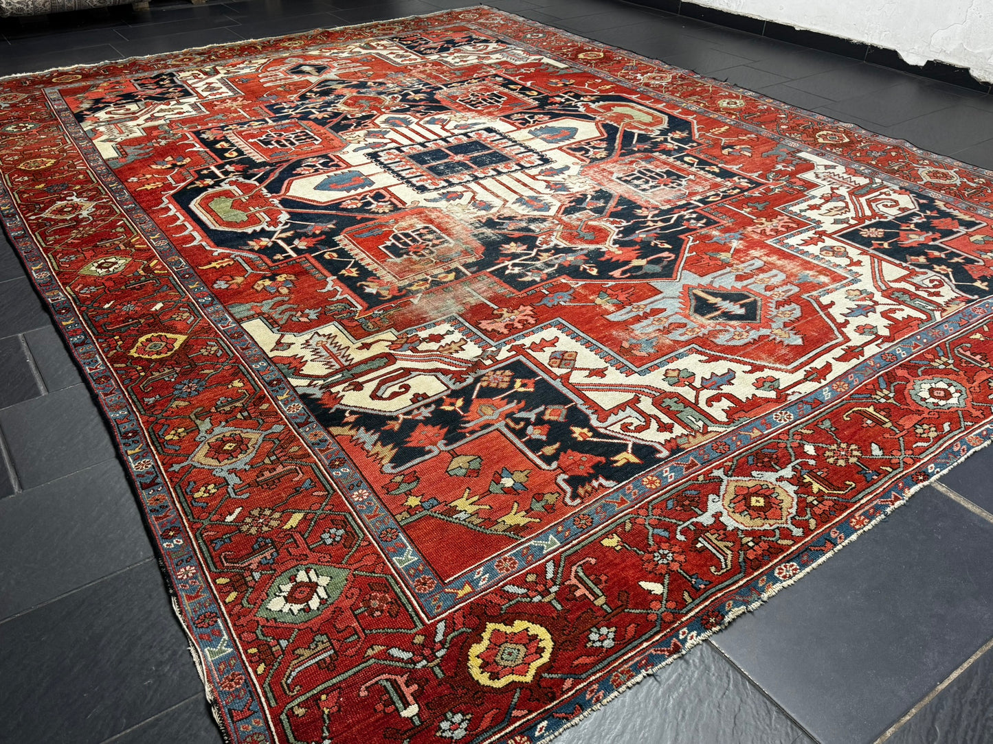 Antik Orientteppich handgeknüpft Heriz Serapi naturfarben  396x290 cm