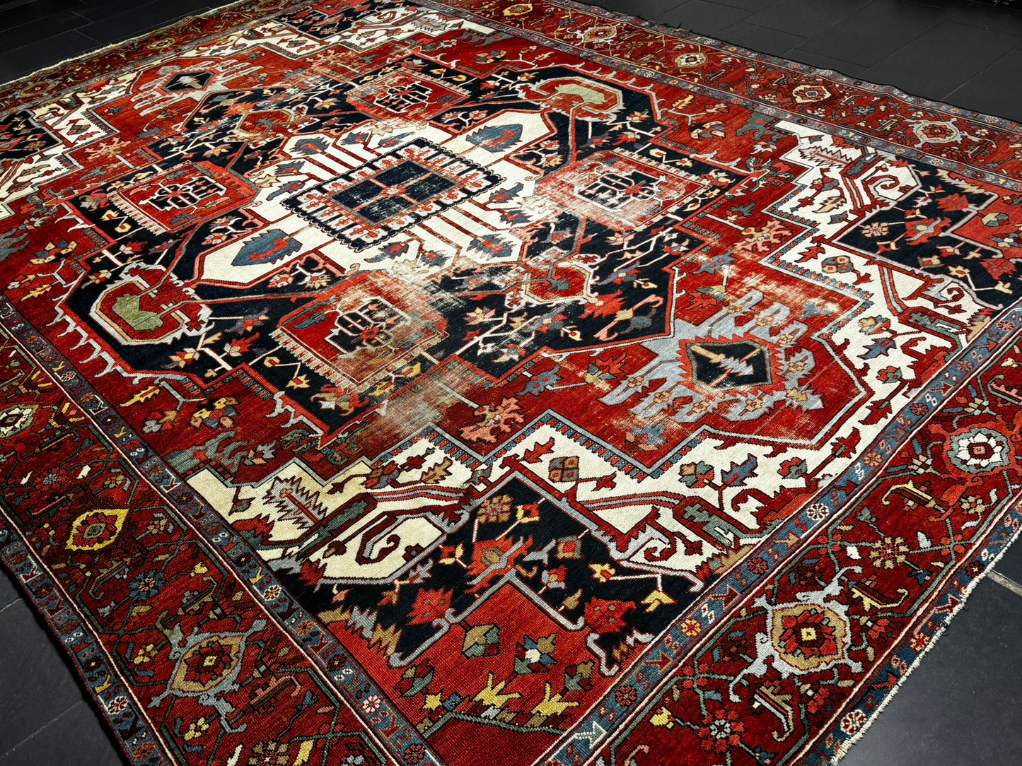 Antik Orientteppich handgeknüpft Heriz Serapi naturfarben  396x290 cm