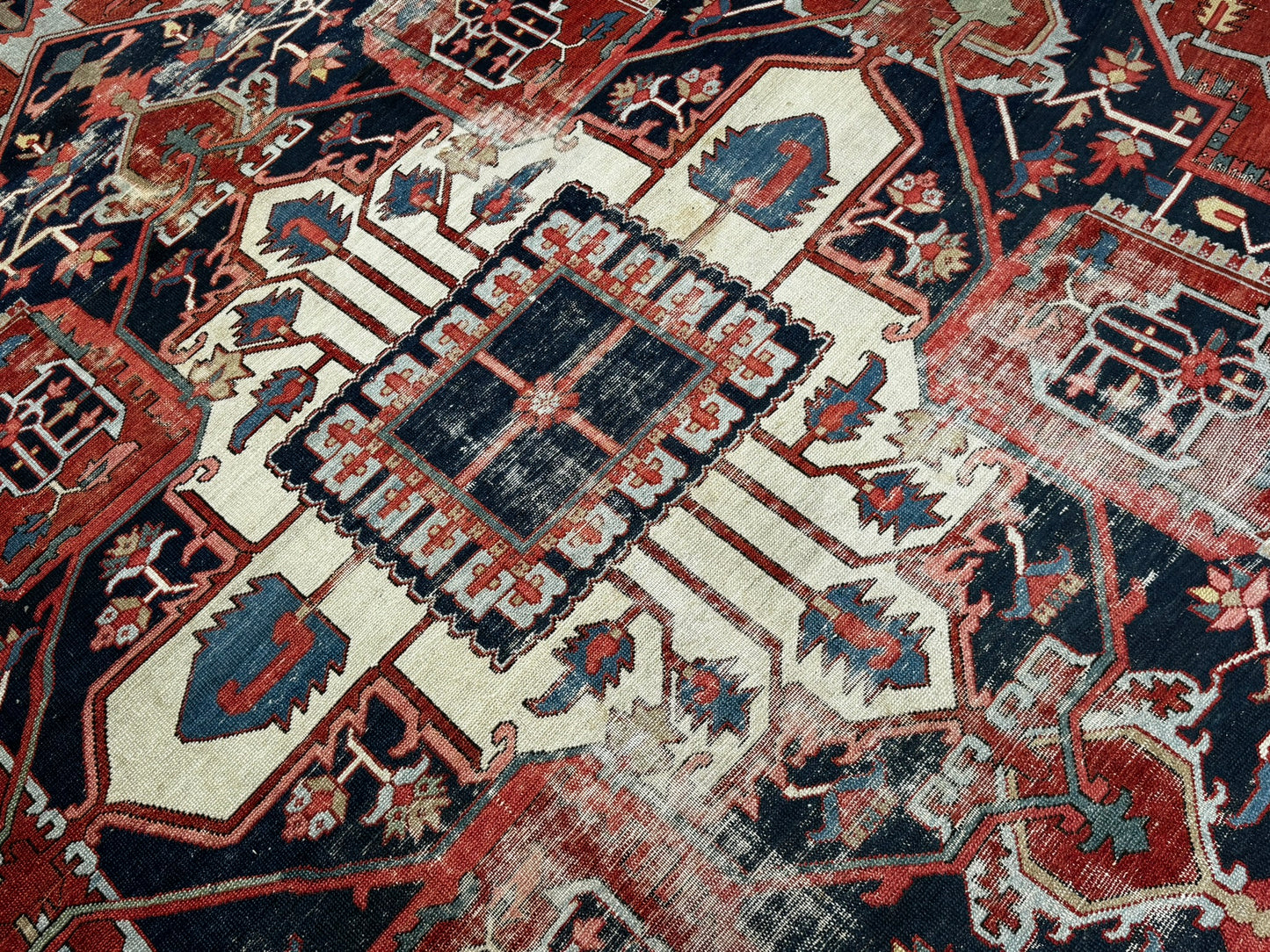 Antik Orientteppich handgeknüpft Heriz Serapi naturfarben  396x290 cm