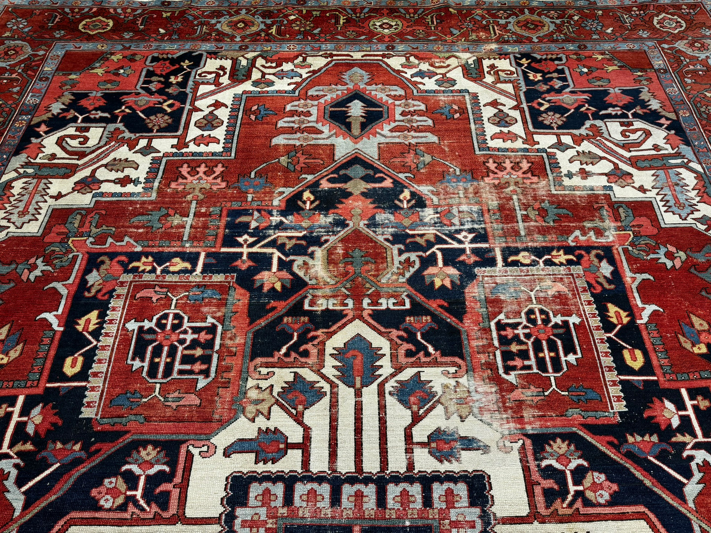 Antik Orientteppich handgeknüpft Heriz Serapi naturfarben  396x290 cm
