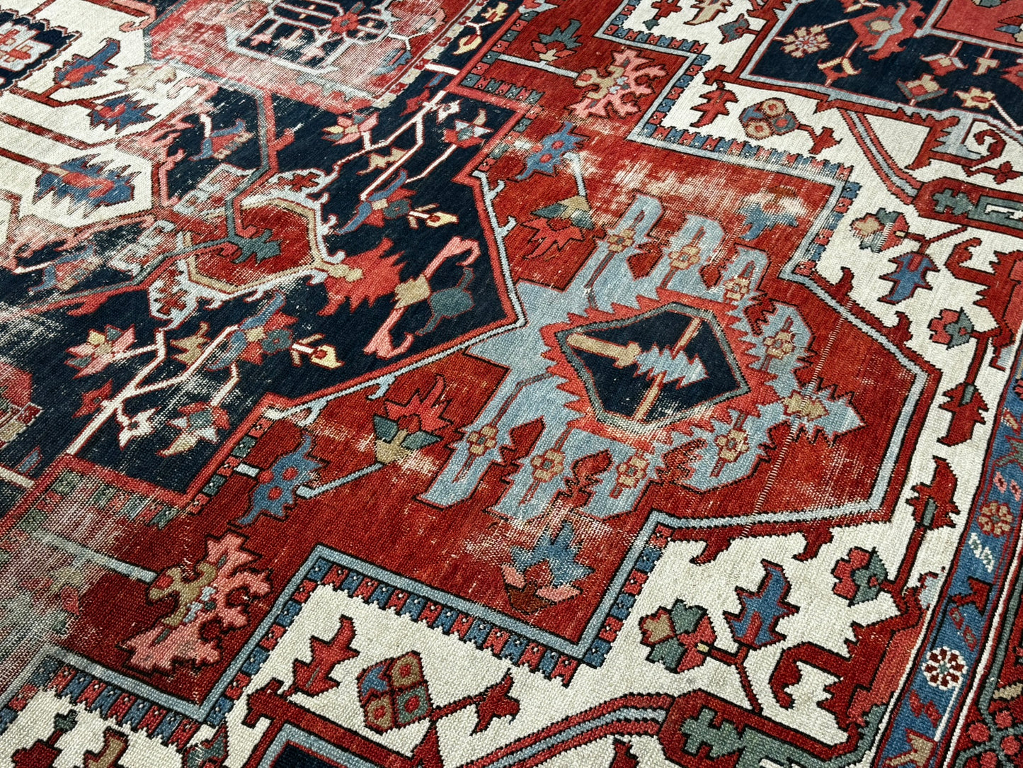 Antik Orientteppich handgeknüpft Heriz Serapi naturfarben  396x290 cm