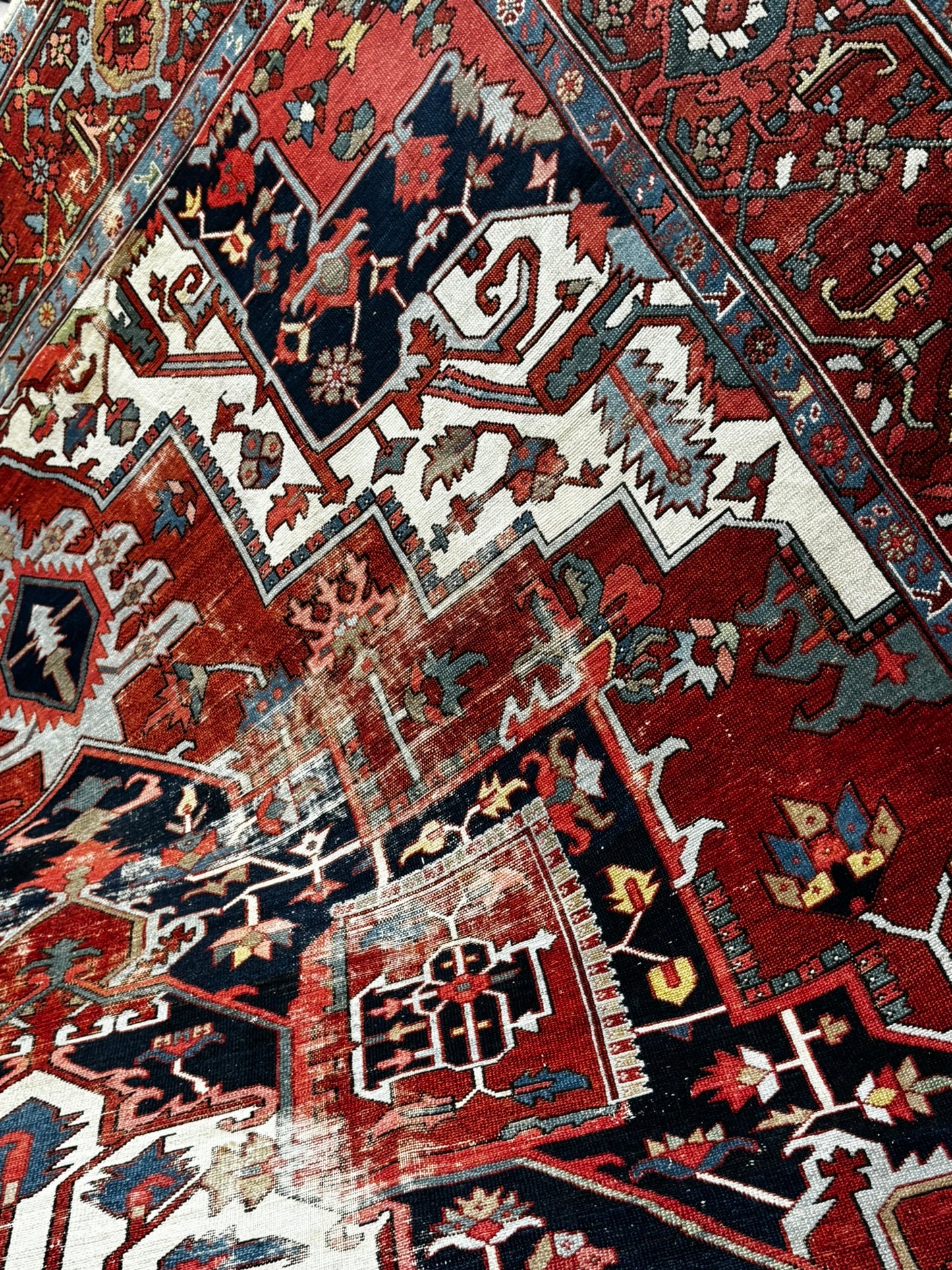 Antik Orientteppich handgeknüpft Heriz Serapi naturfarben  396x290 cm