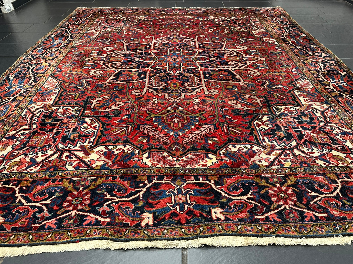 Antik Orientteppich handgeknüpft Heriz Naturfarben  325x256 cm