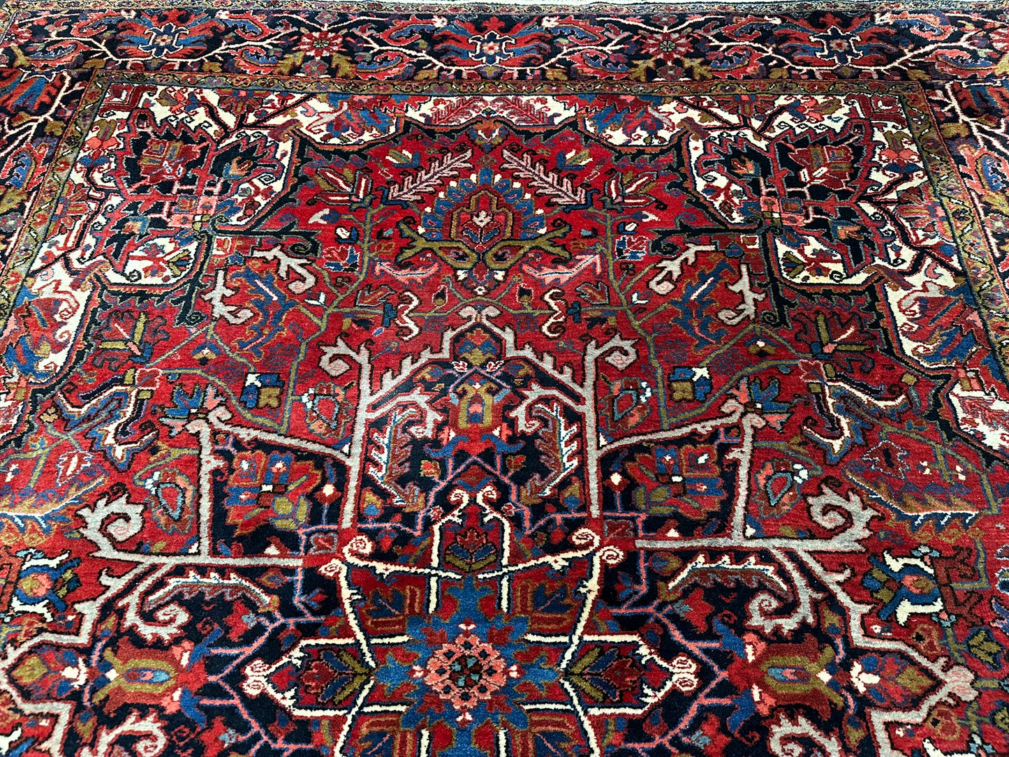Antik Orientteppich handgeknüpft Heriz Naturfarben  325x256 cm