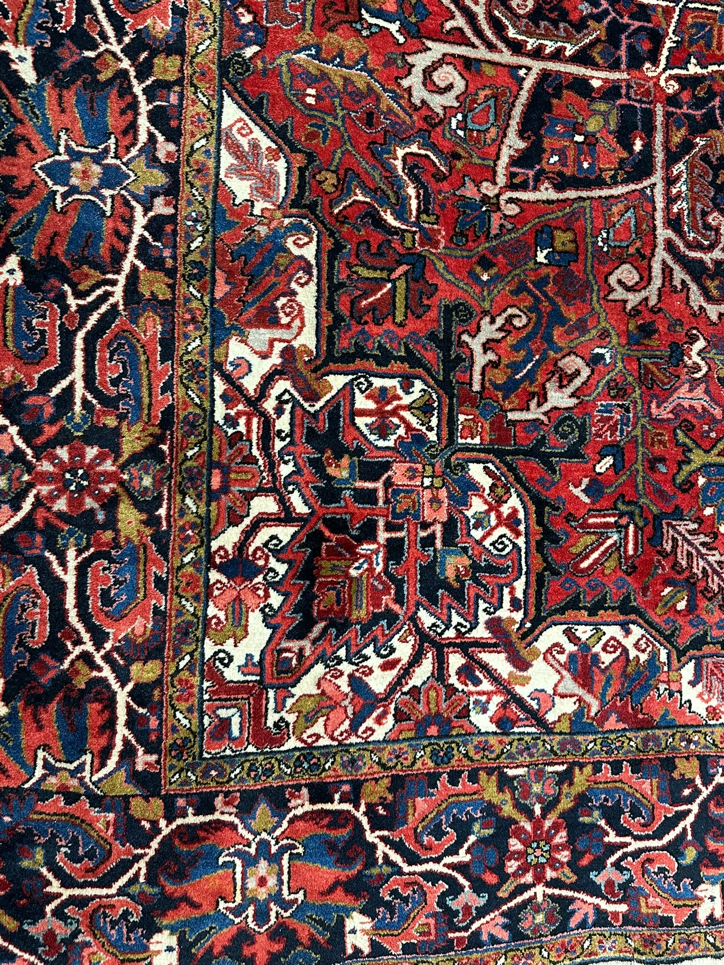 Antik Orientteppich handgeknüpft Heriz Naturfarben  325x256 cm