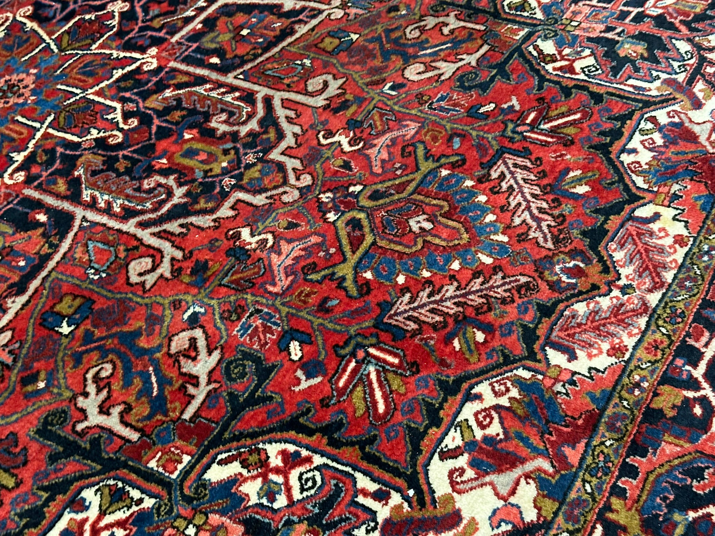 Antik Orientteppich handgeknüpft Heriz Naturfarben  325x256 cm