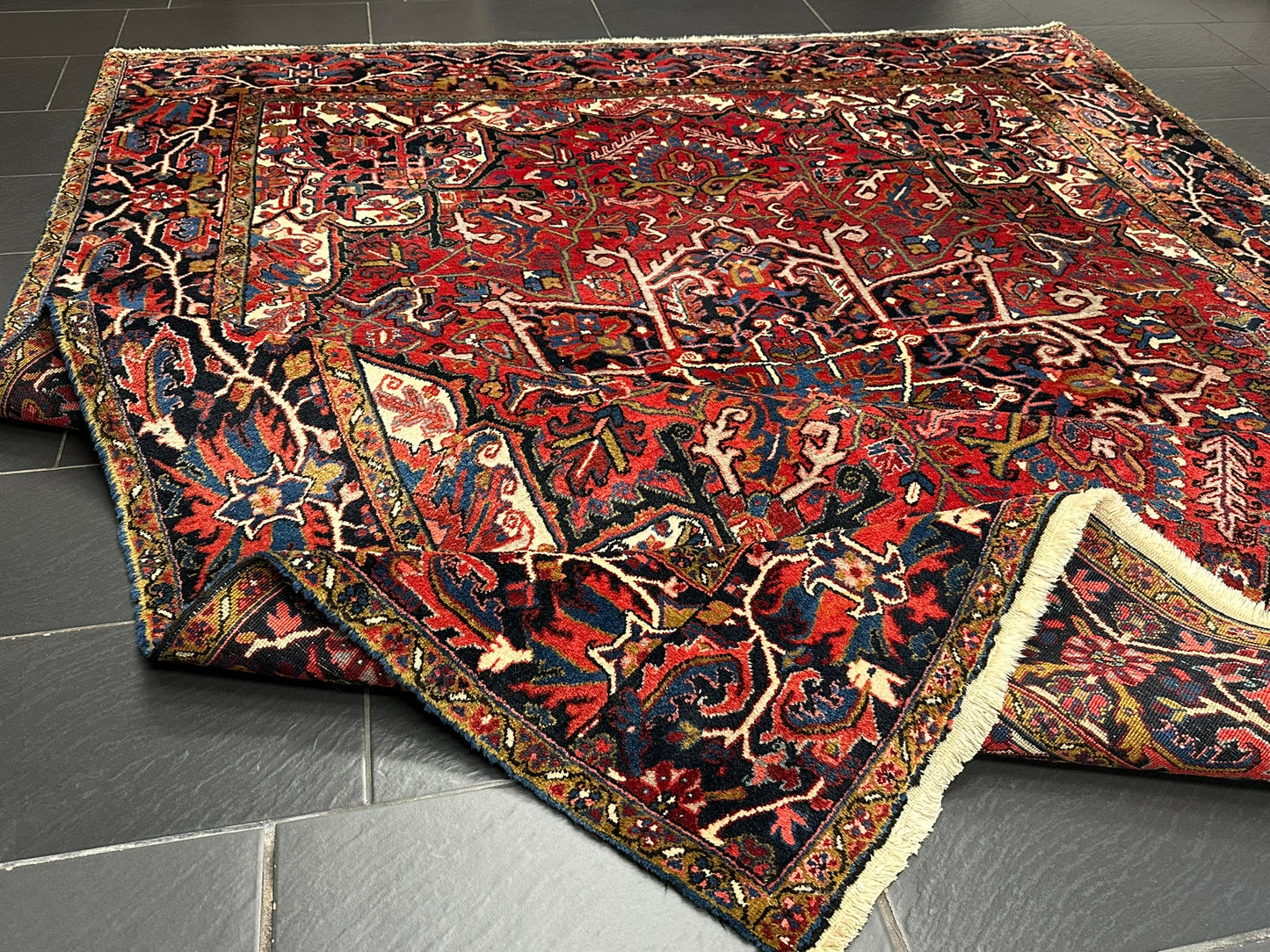 Antik Orientteppich handgeknüpft Heriz Naturfarben  325x256 cm