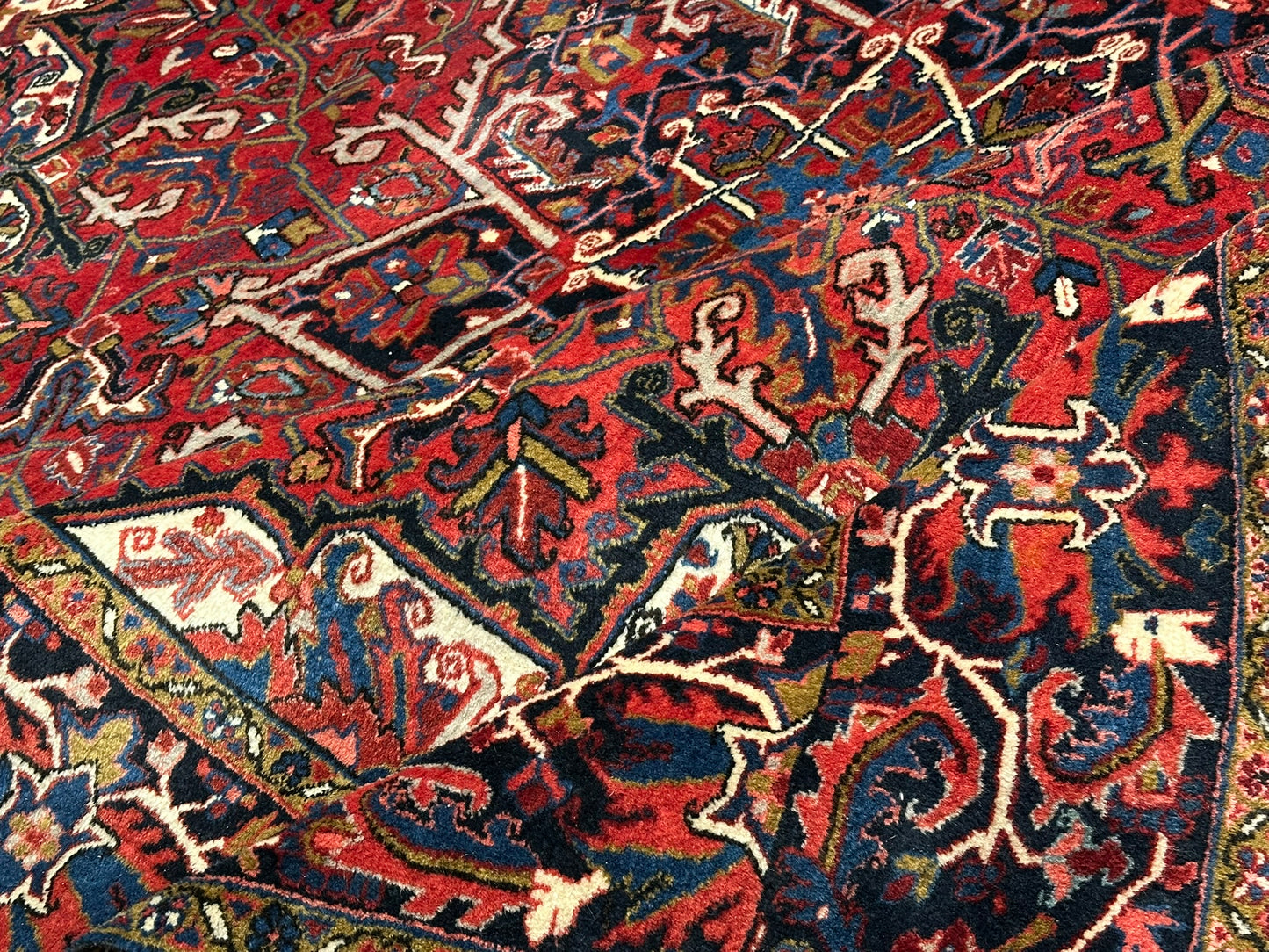 Antik Orientteppich handgeknüpft Heriz Naturfarben  325x256 cm