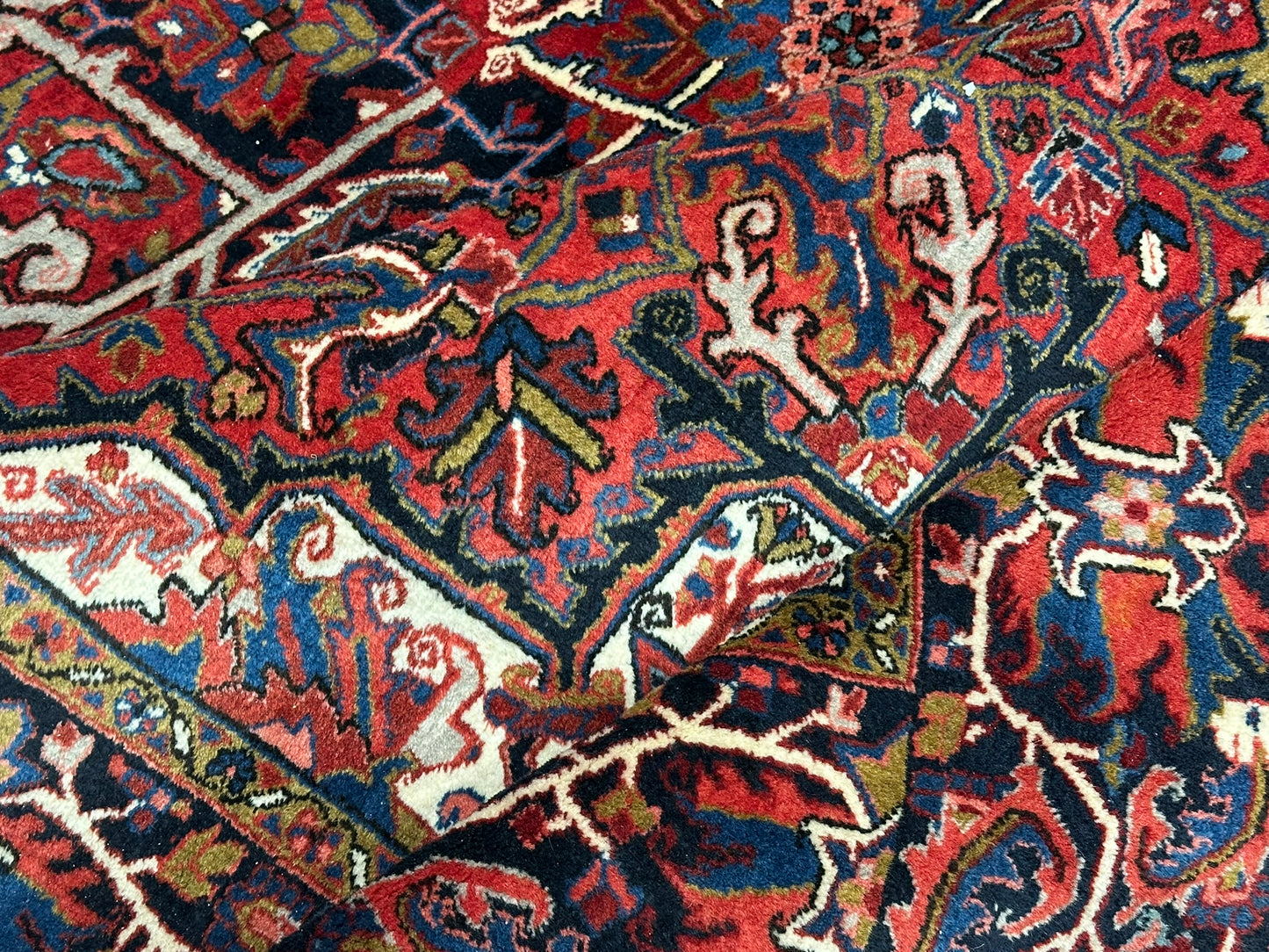 Antik Orientteppich handgeknüpft Heriz Naturfarben  325x256 cm