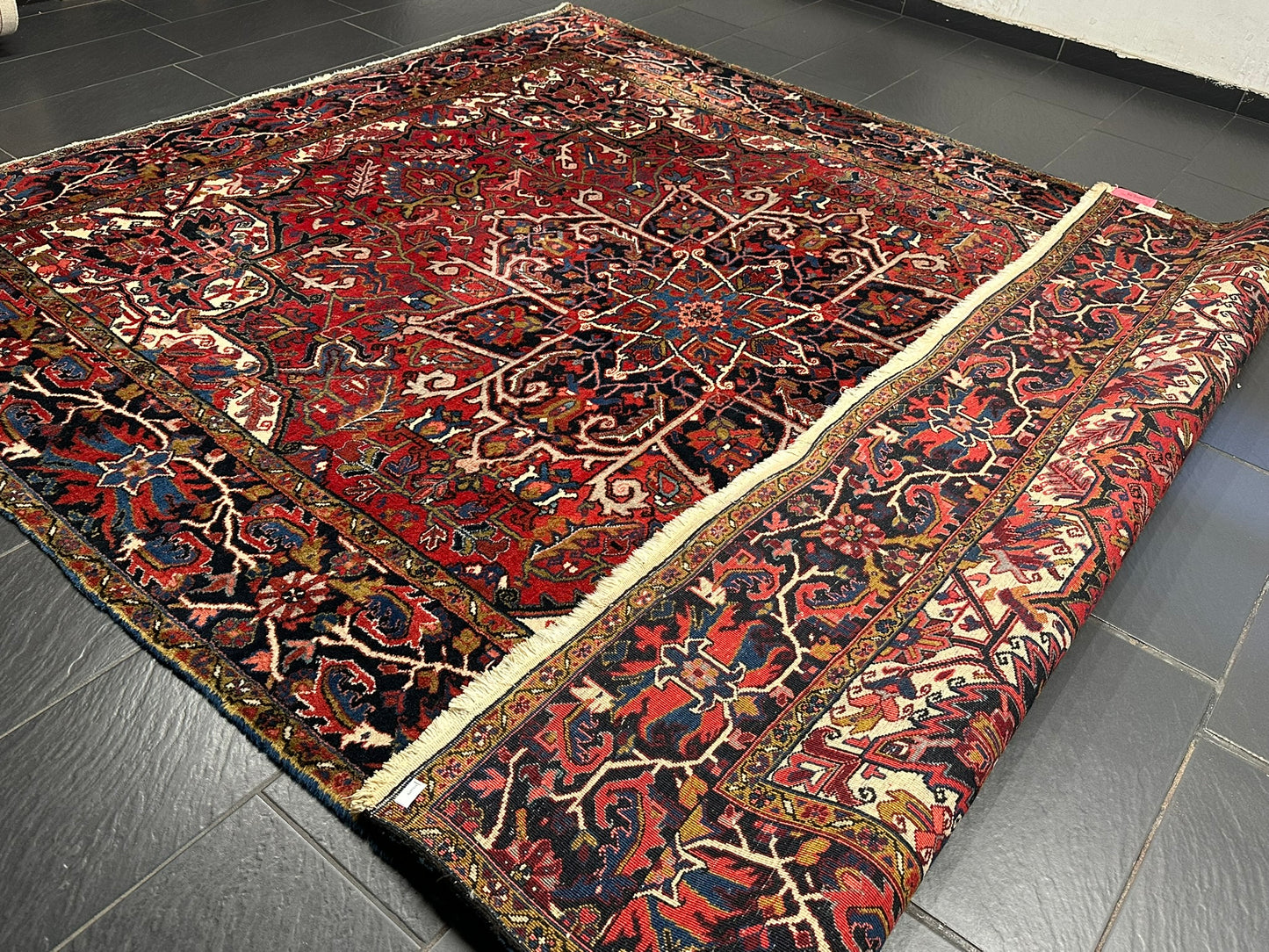Antik Orientteppich handgeknüpft Heriz Naturfarben  325x256 cm