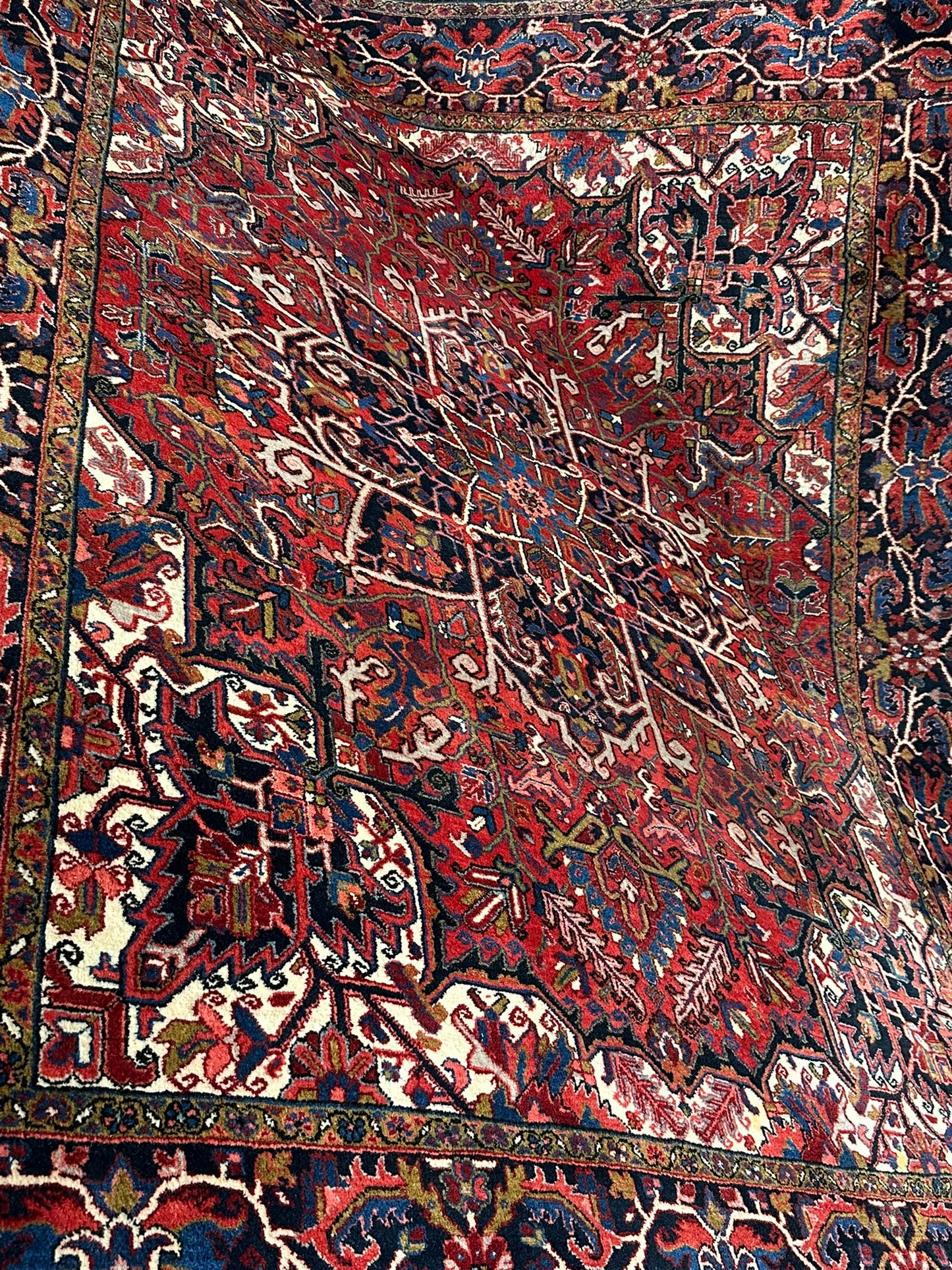 Antik Orientteppich handgeknüpft Heriz Naturfarben  325x256 cm