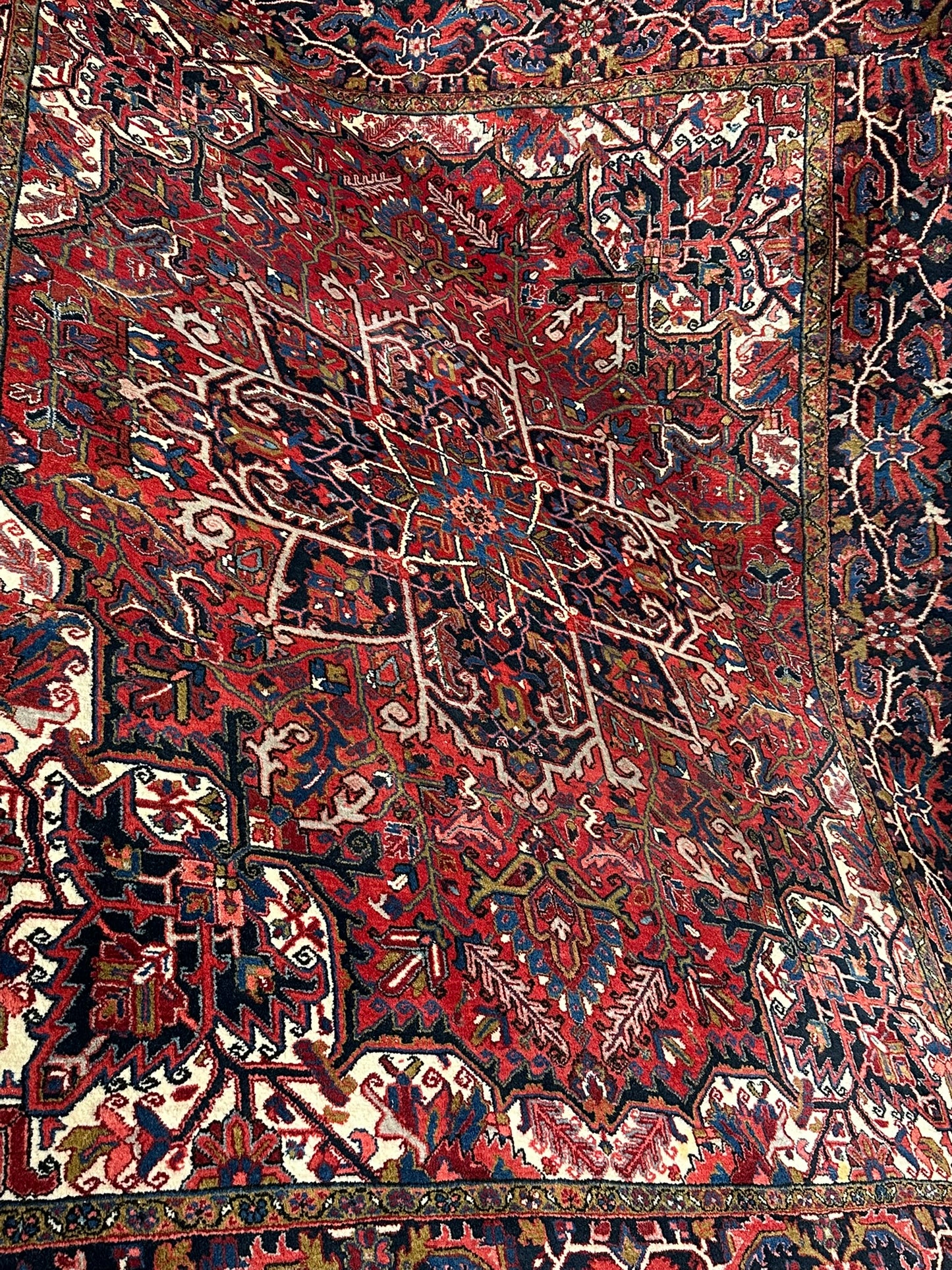 Antik Orientteppich handgeknüpft Heriz Naturfarben  325x256 cm
