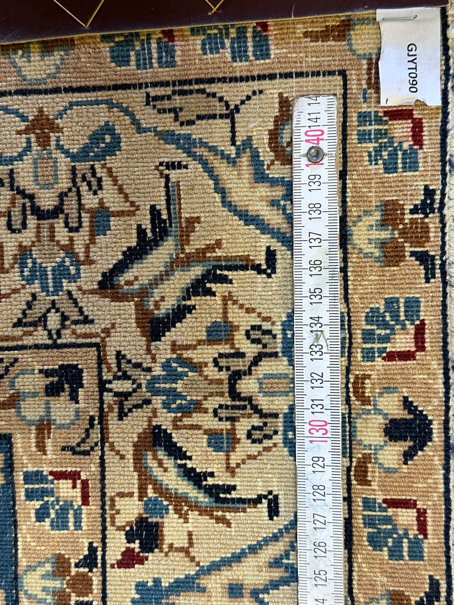 Handgeknüpfter Perser Teppich Nain 210x120 cm – Medaillon Seide