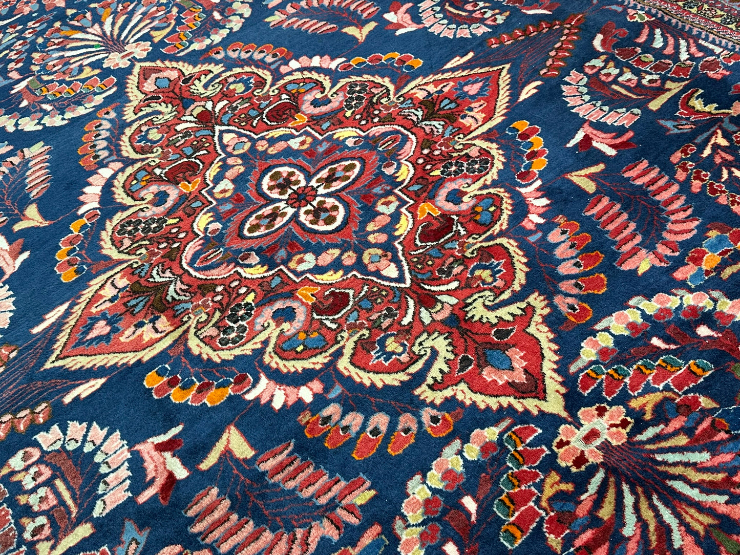 Antik Orientteppich handgeknüpft Lilian antik Naturfarben 420x333 cm