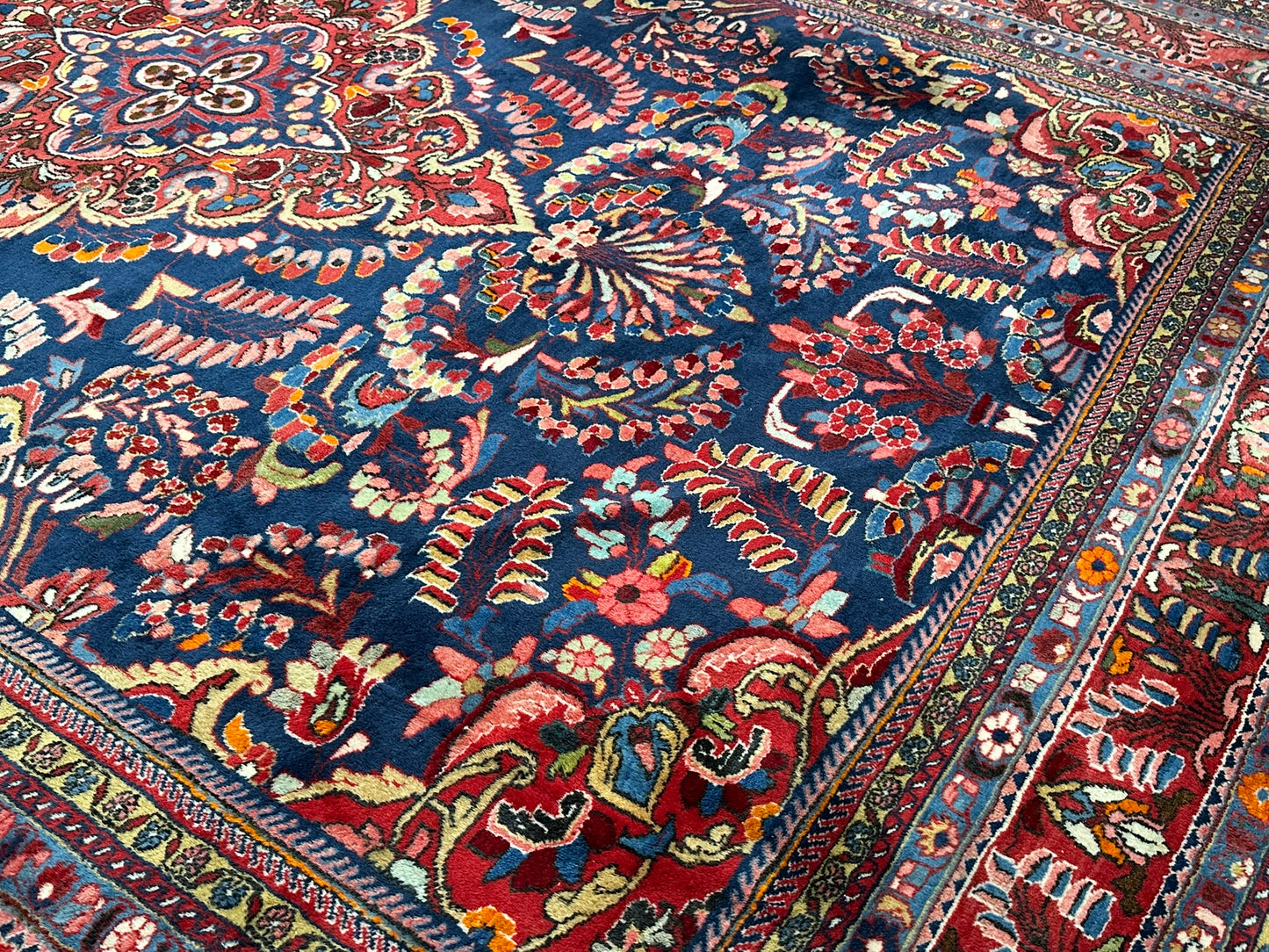 Antik Orientteppich handgeknüpft Lilian antik Naturfarben 420x333 cm