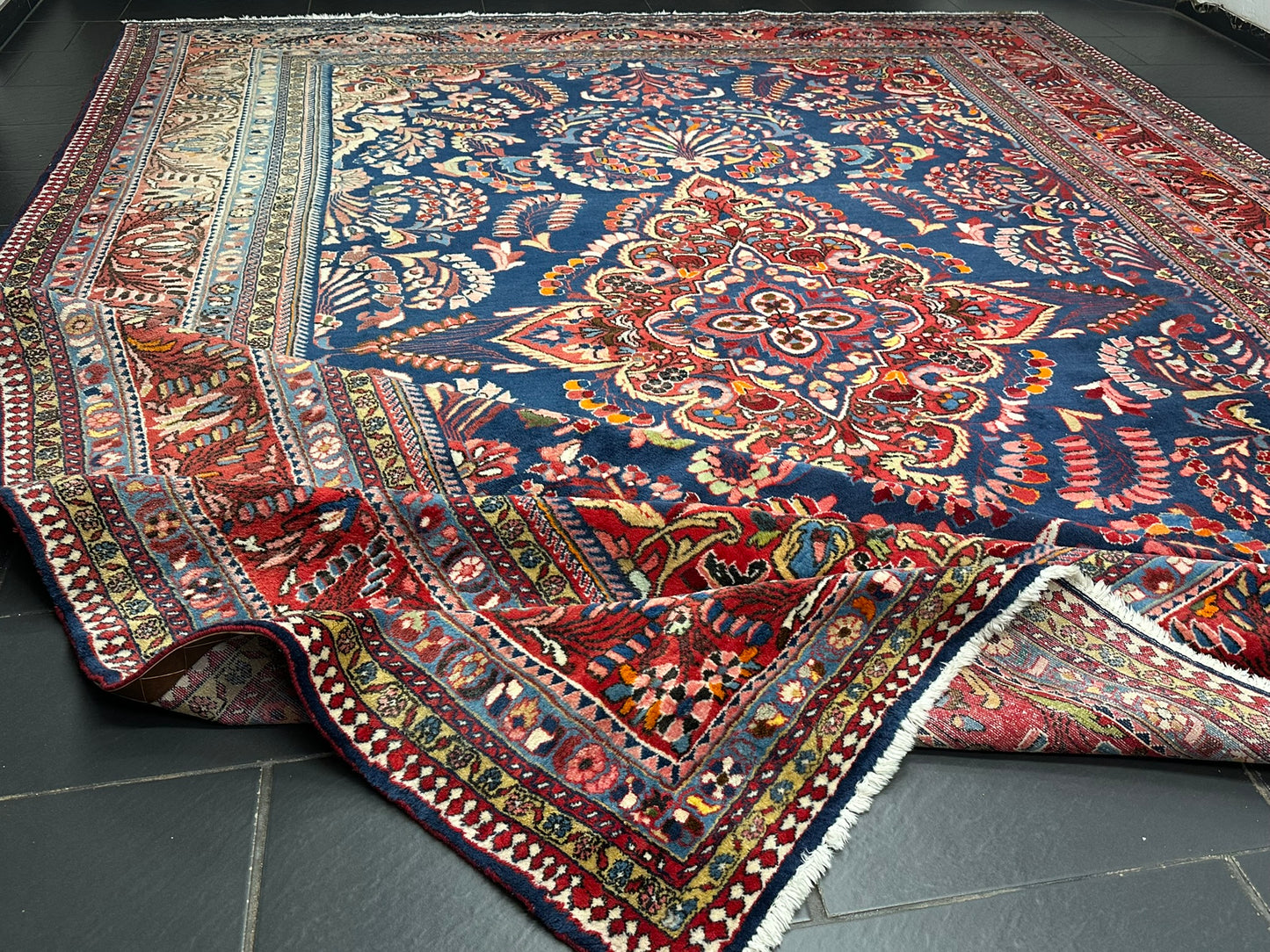Antik Orientteppich handgeknüpft Lilian antik Naturfarben 420x333 cm