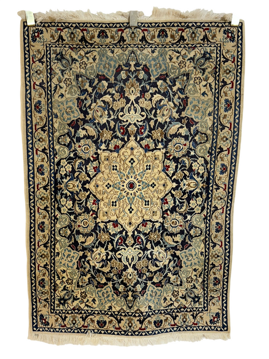 Orientteppich handgeknüpft Nain mit Seide 133x90 cm