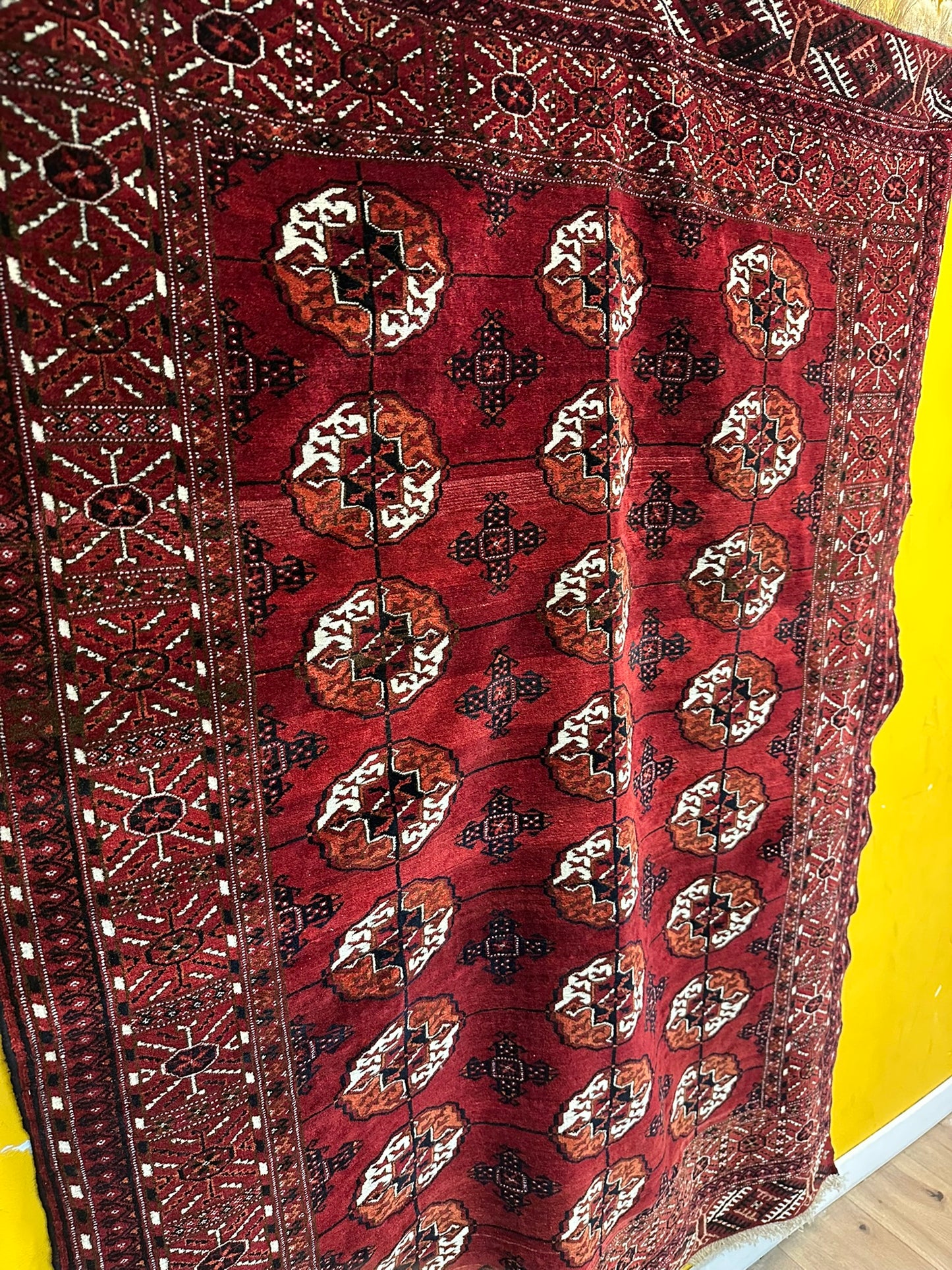 Handgeknüpfter Buchara Teppich 172x130 cm – Jomut Wolle mit Seide