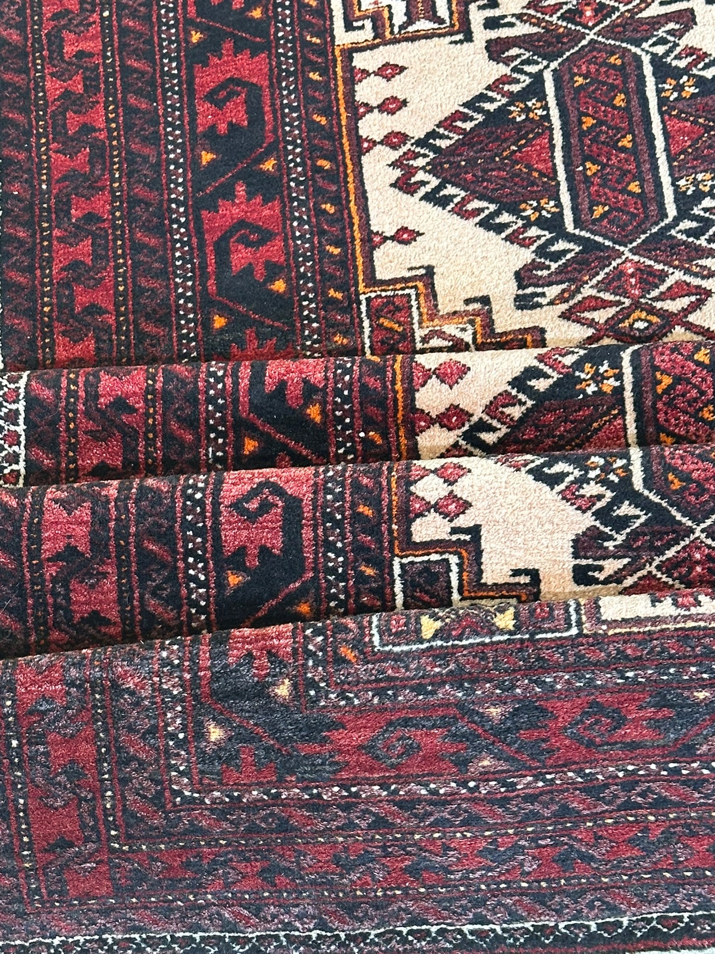 Orientteppich handgeknüpft Belutsch 236x114 cm