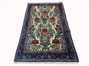 Handgeknüpfter Perser Teppich Isfahan 107x68 cm – Fein mit Seide