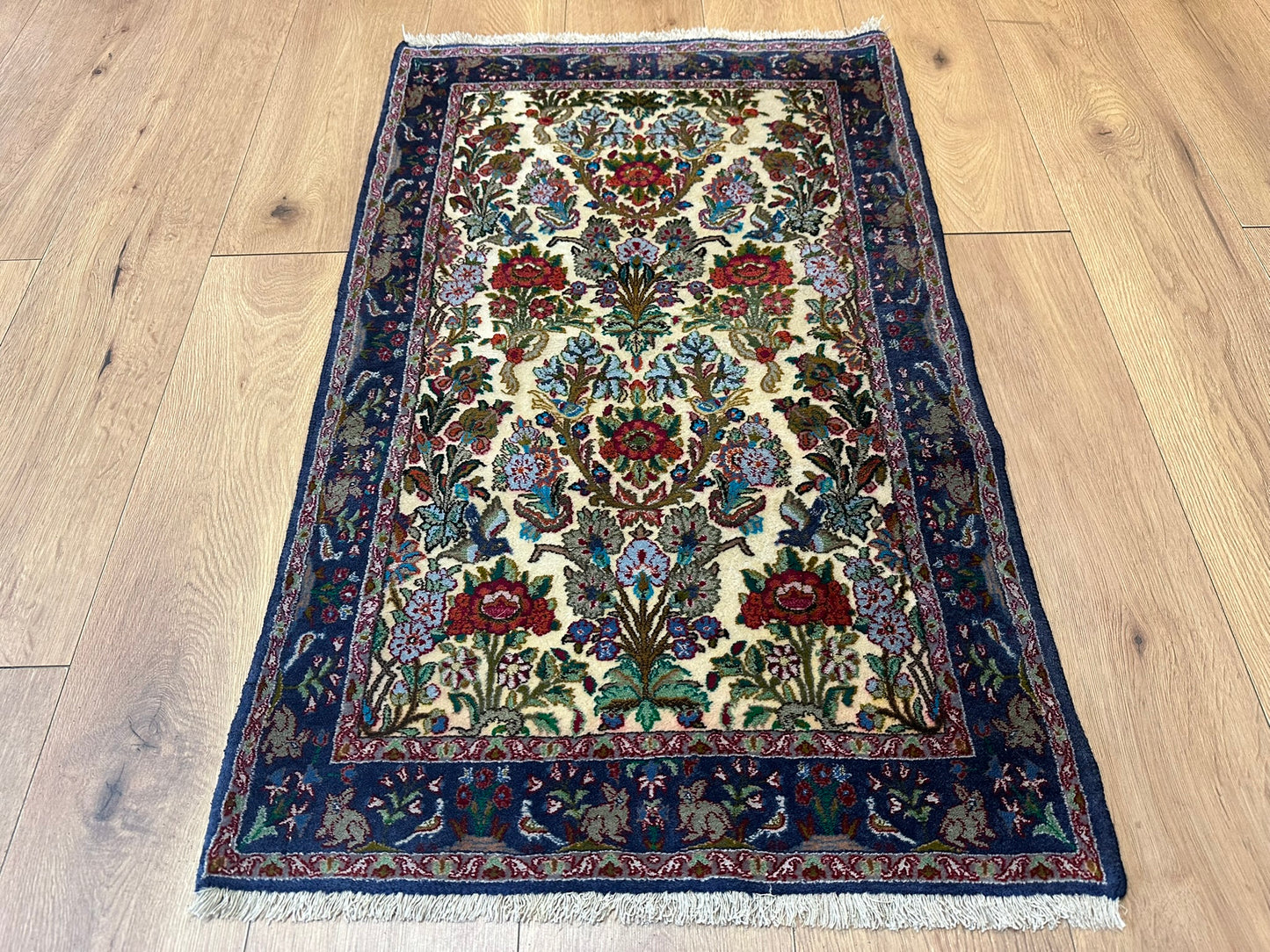 Handgeknüpfter Perser Teppich Isfahan 107x68 cm – Fein mit Seide