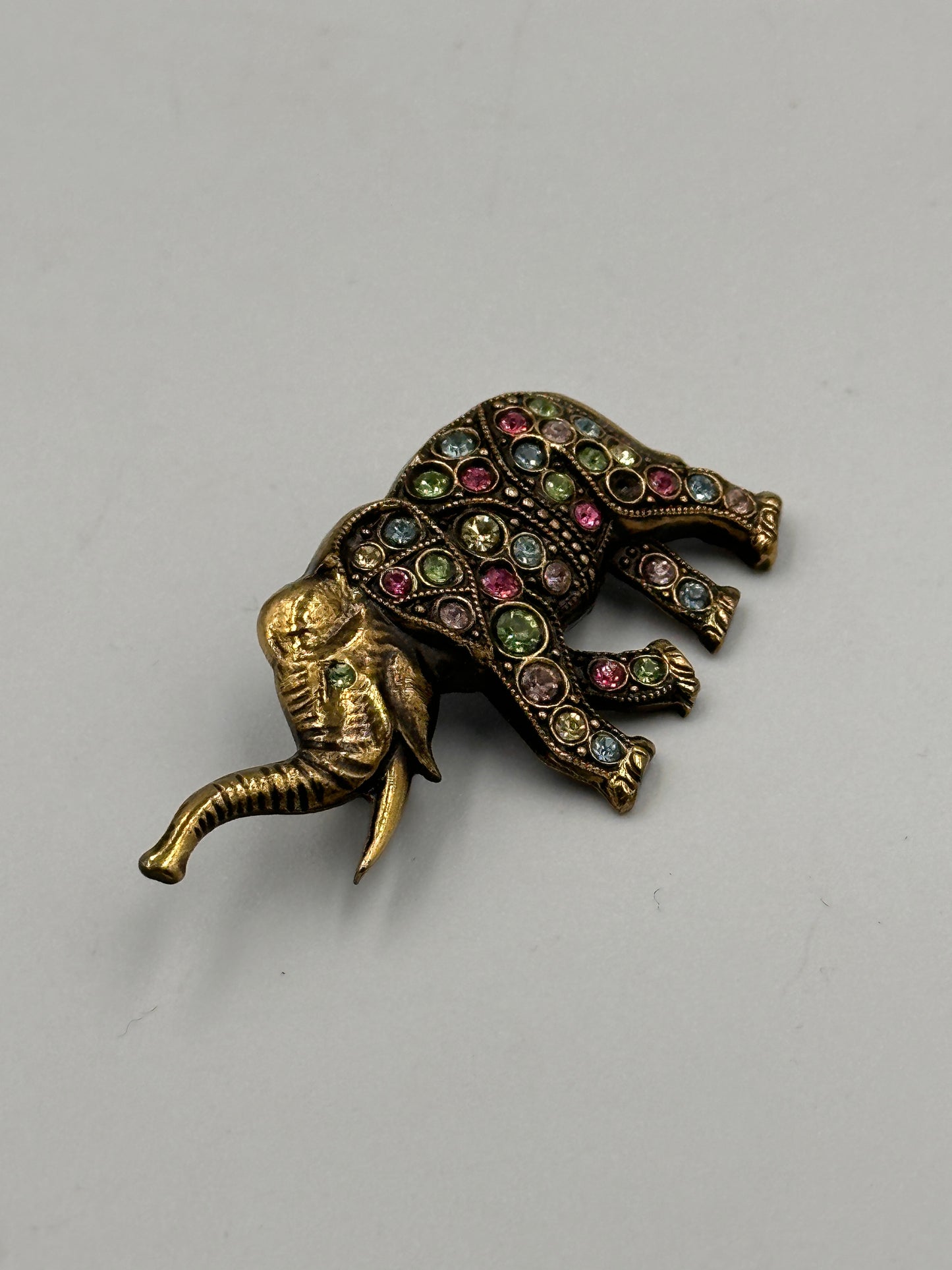 Exquisite Indischer Elefant Vergoldete Vintage-Brosche mit Zirkonia-Steinen