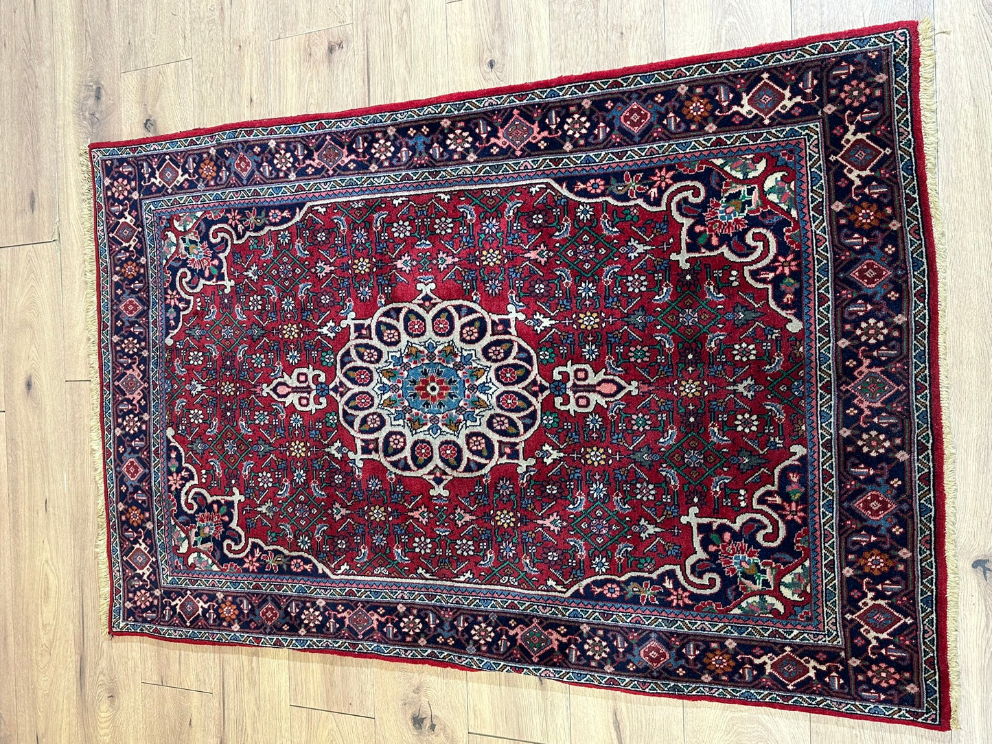 Orientteppich handgeknüpft Bidjar 164x102 cm