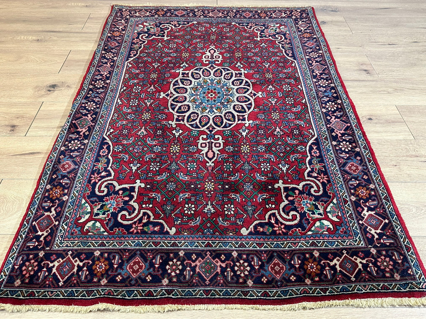 Orientteppich handgeknüpft Bidjar 164x102 cm