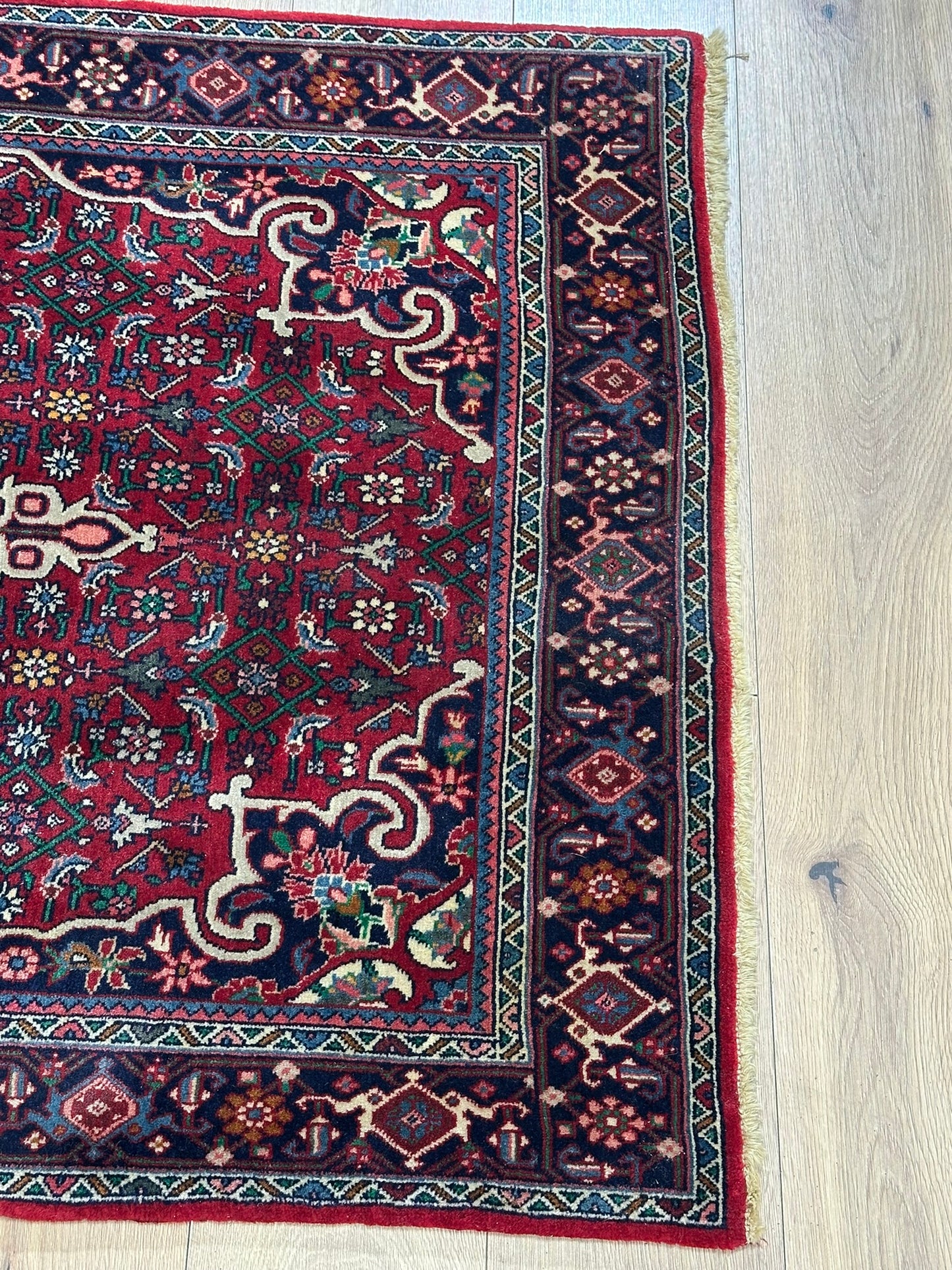 Orientteppich handgeknüpft Bidjar 164x102 cm