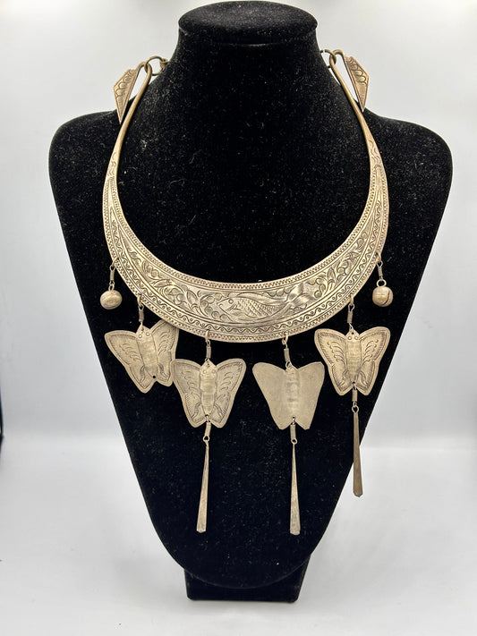 Antike Vintage Südostasiatische Halskette mit Schmetterlingen (Hochzeitsschmuck)