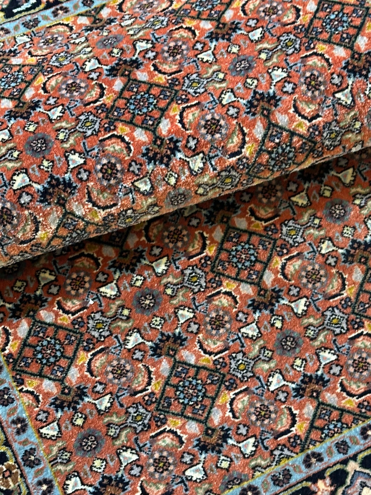 Orientteppich handgeknüpft Täbriz Mahi 125x80 cm