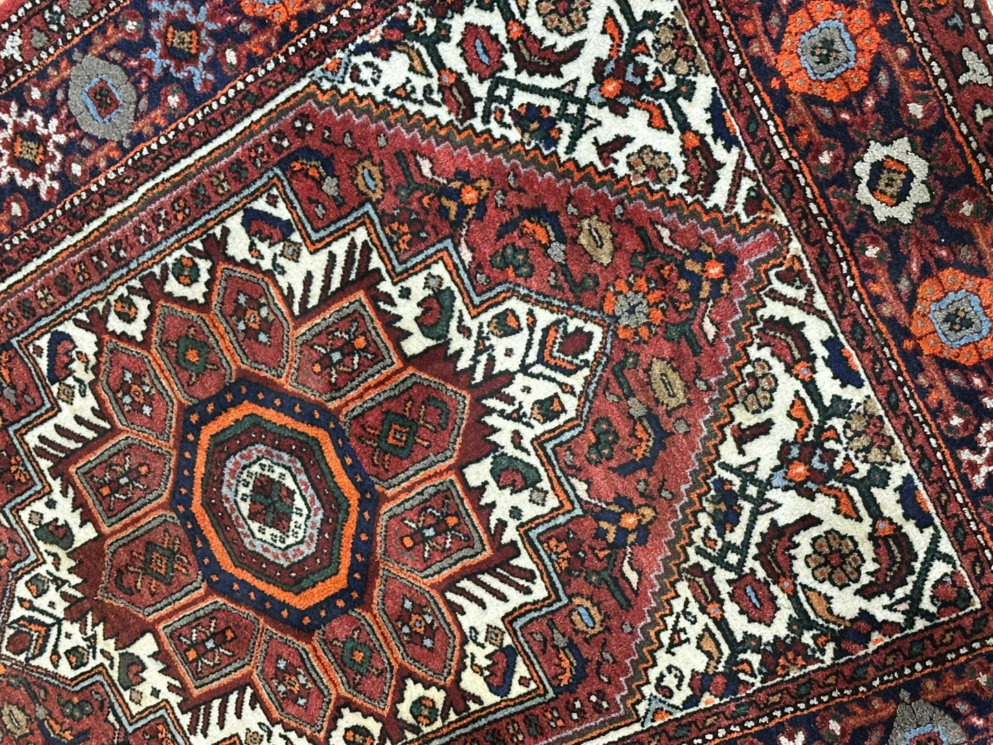 Orientteppich handgeknüpft Bidjar 125x80 cm