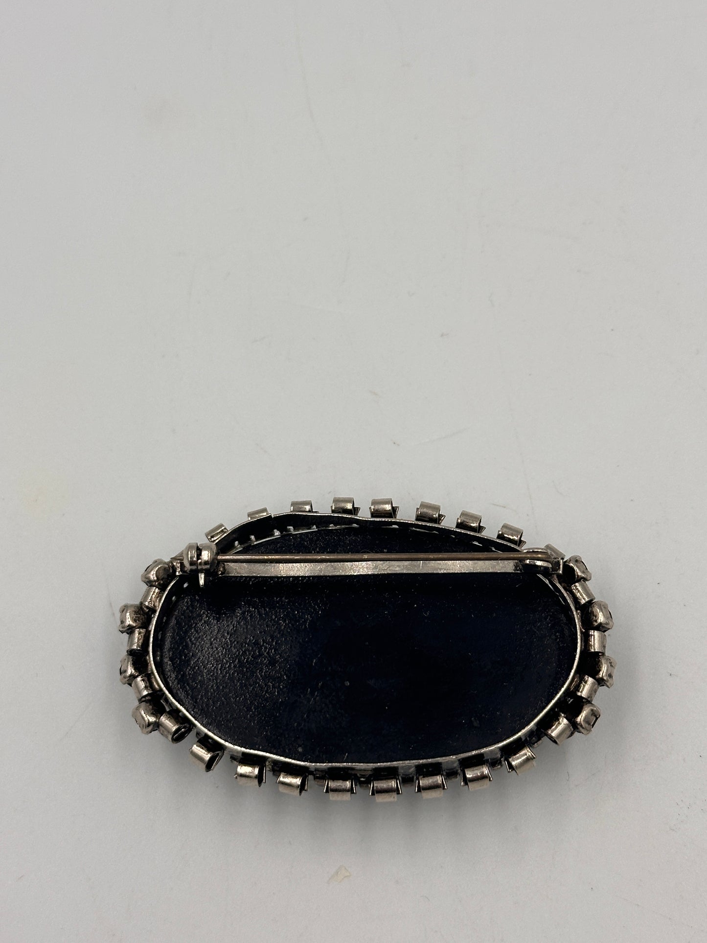 Vintage Ovale Brosche Schwarz-Silber